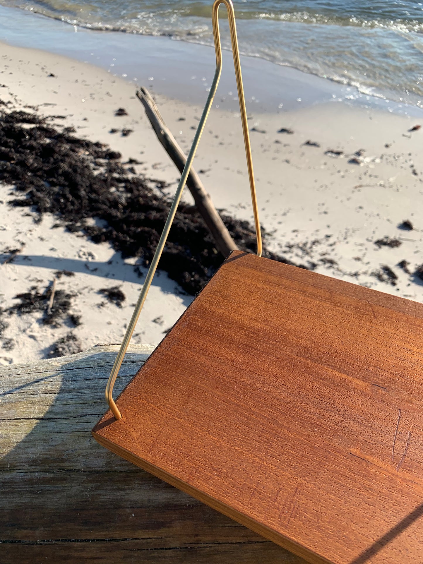 Regal aus Teakholz