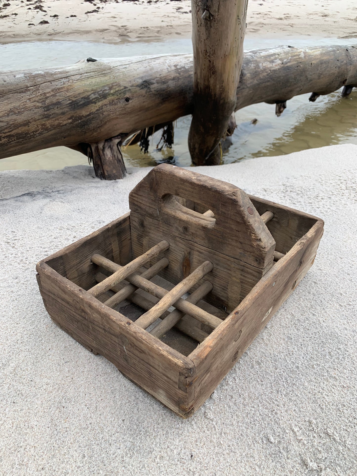 Holzkiste mit 12 Fächern