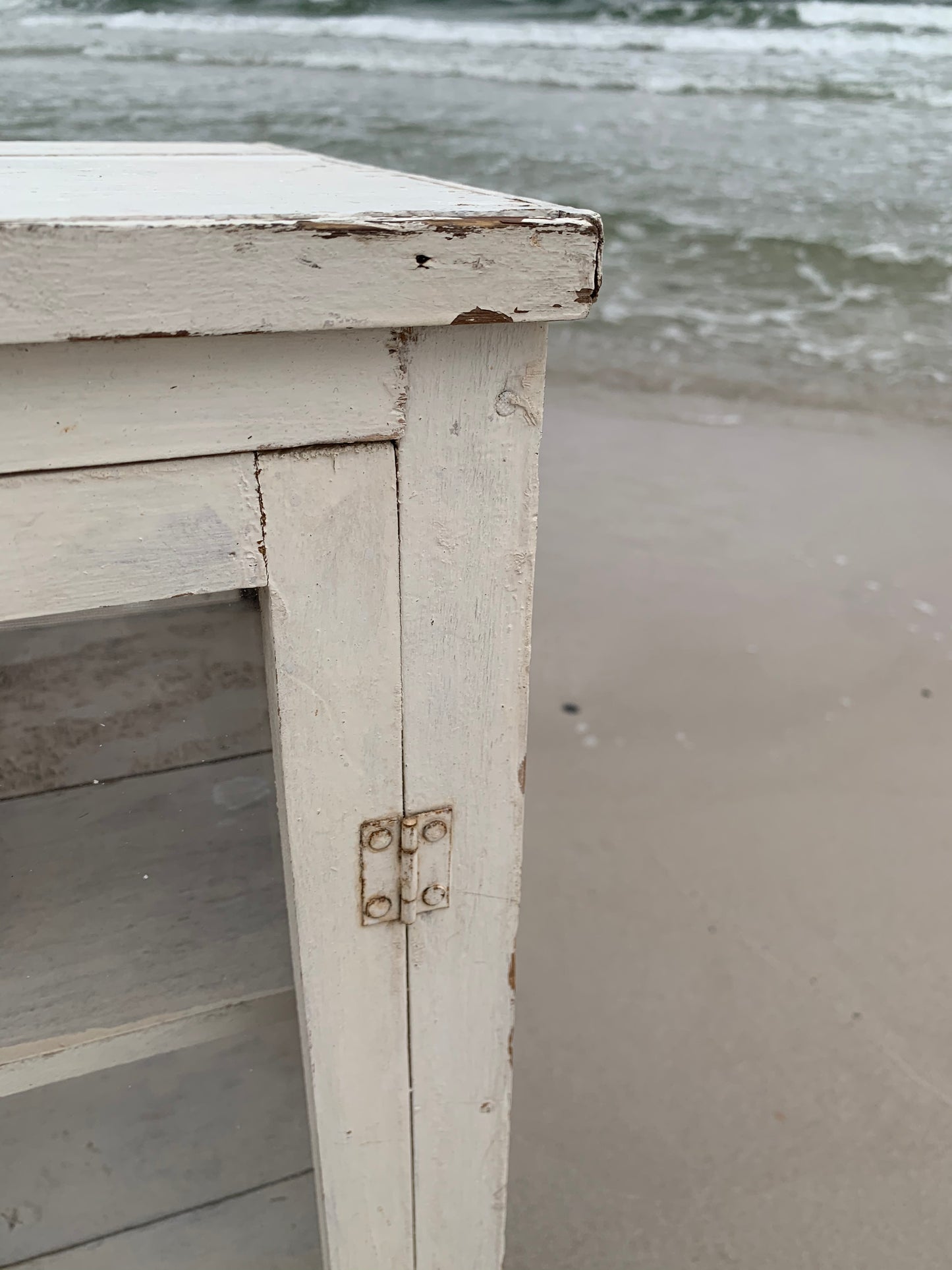 Schöner alter Fliegenschrank