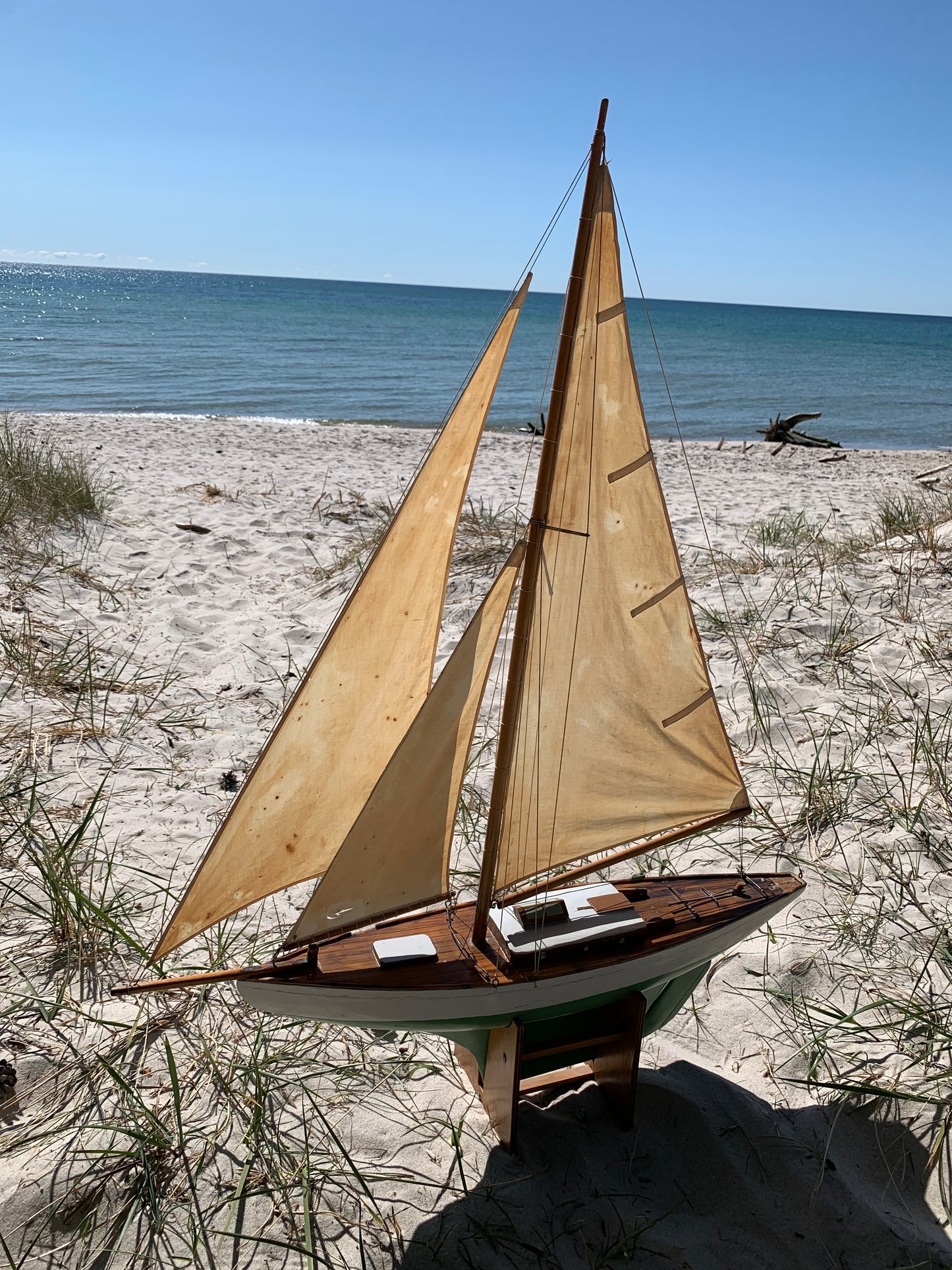Modellschiff aus Holz
