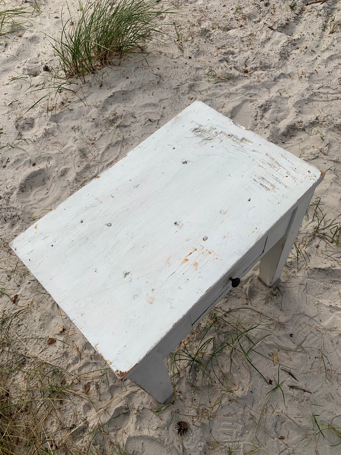 Tisch mit Patina