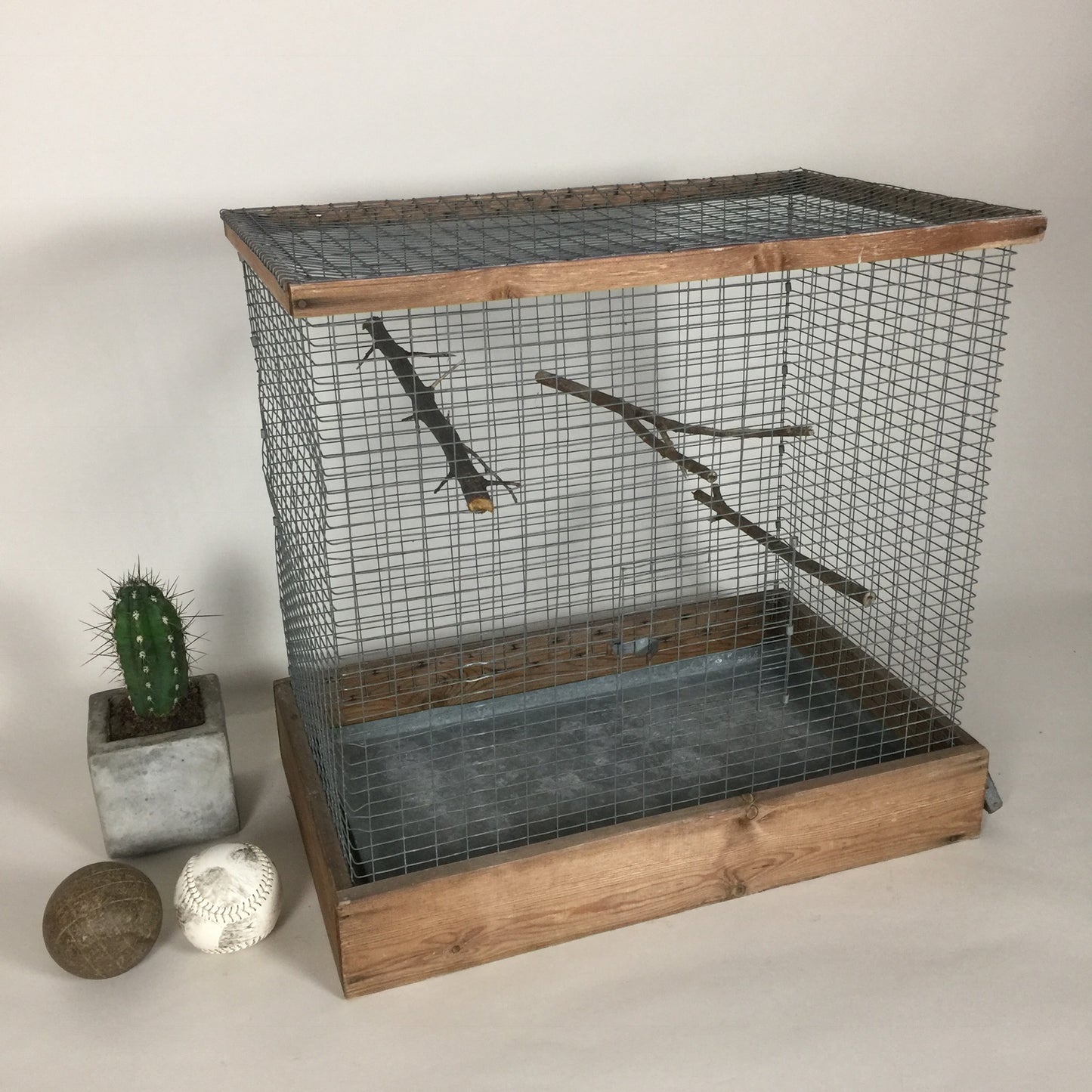 Vogelkäfig mit schöner Patina