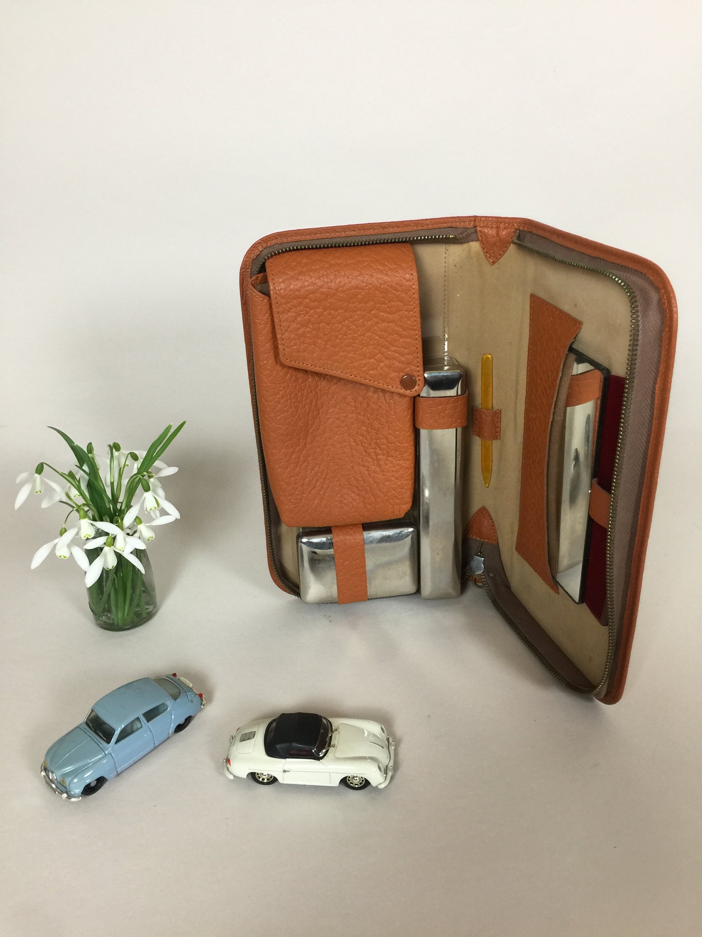 Schönes Vintage-Etui für Ihre Toilettenartikel