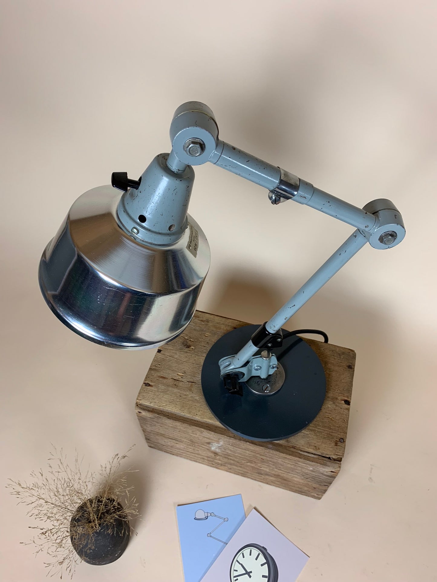 Midgard-Lampe - entworfen von Curt Fischer in den 1920er Jahren