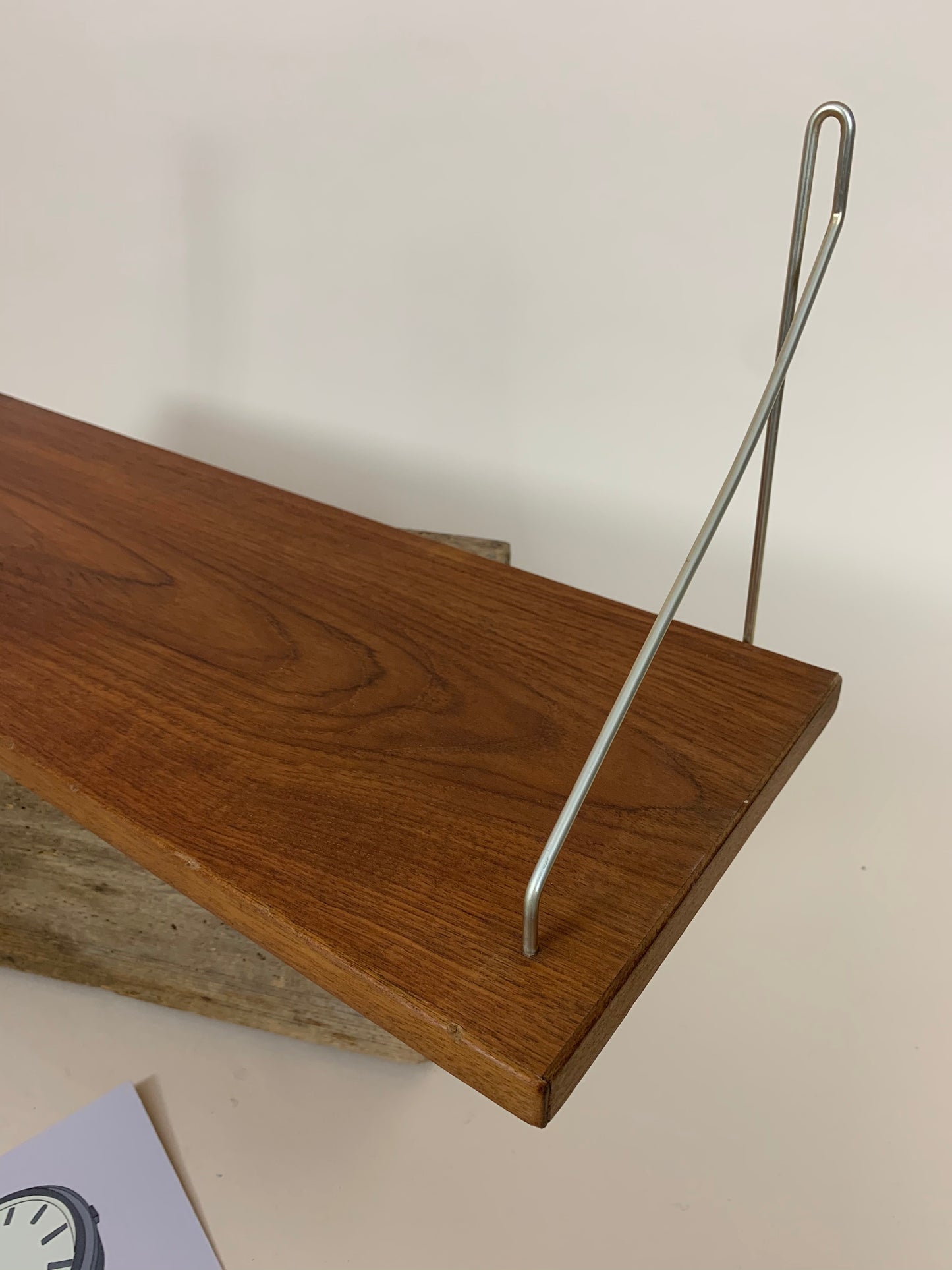 Regal aus Teakholz