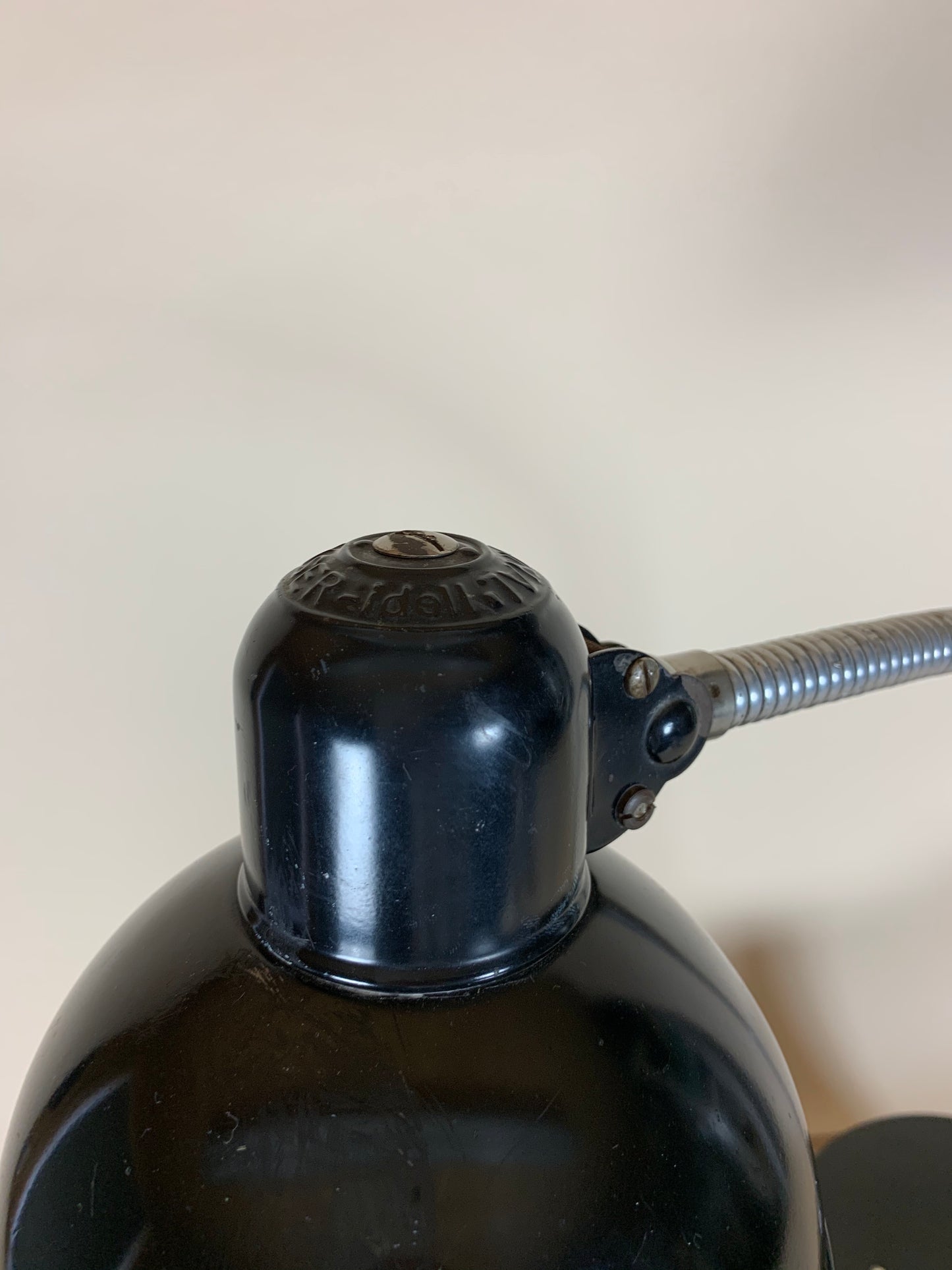 Kaiser Idell 6561 Tischleuchte