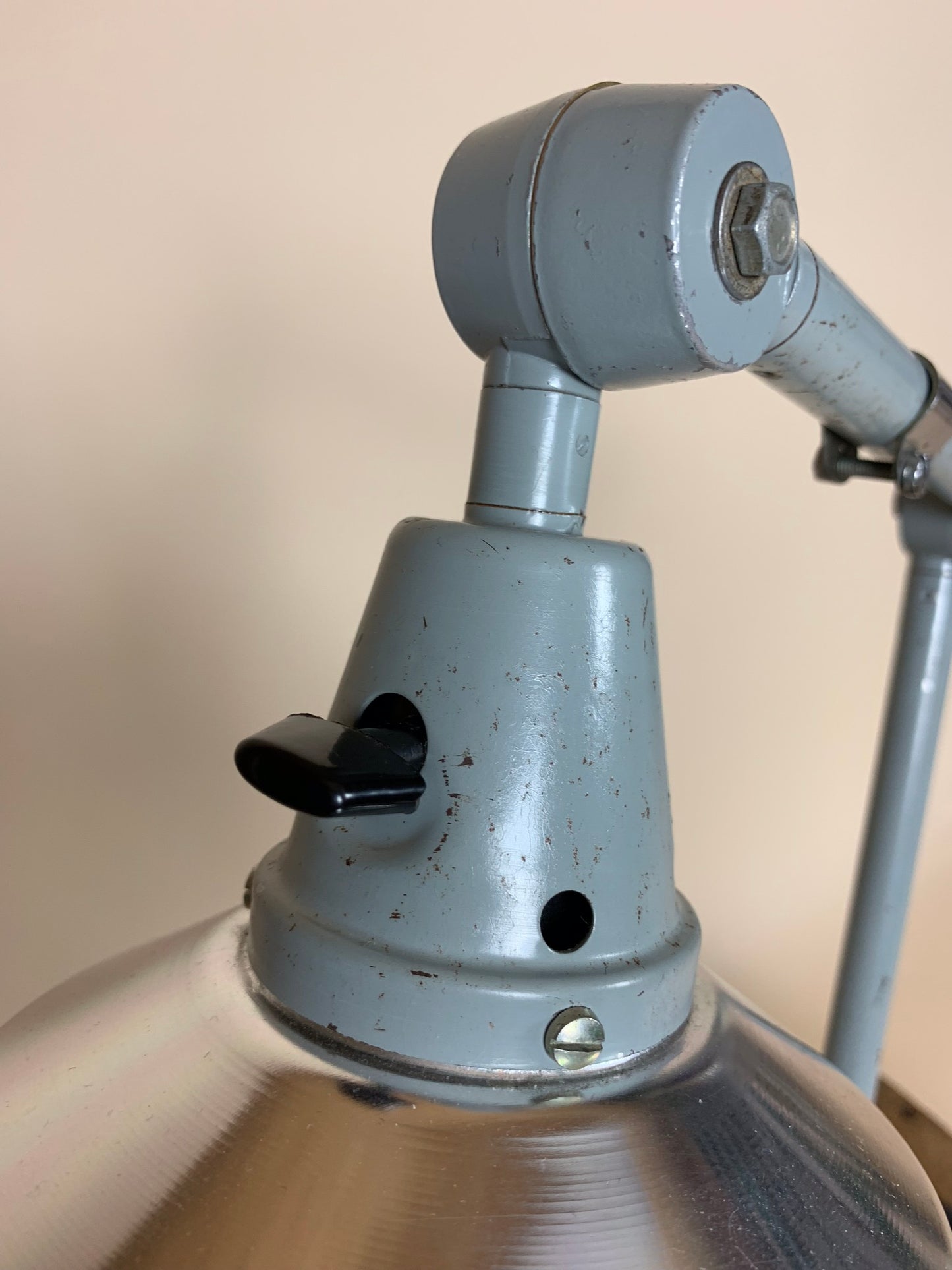 Midgard-Lampe - entworfen von Curt Fischer in den 1920er Jahren