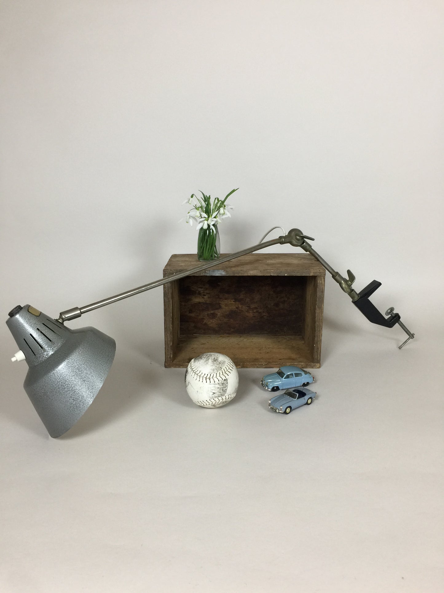 Schöne und charmante französische Schreibtischlampe