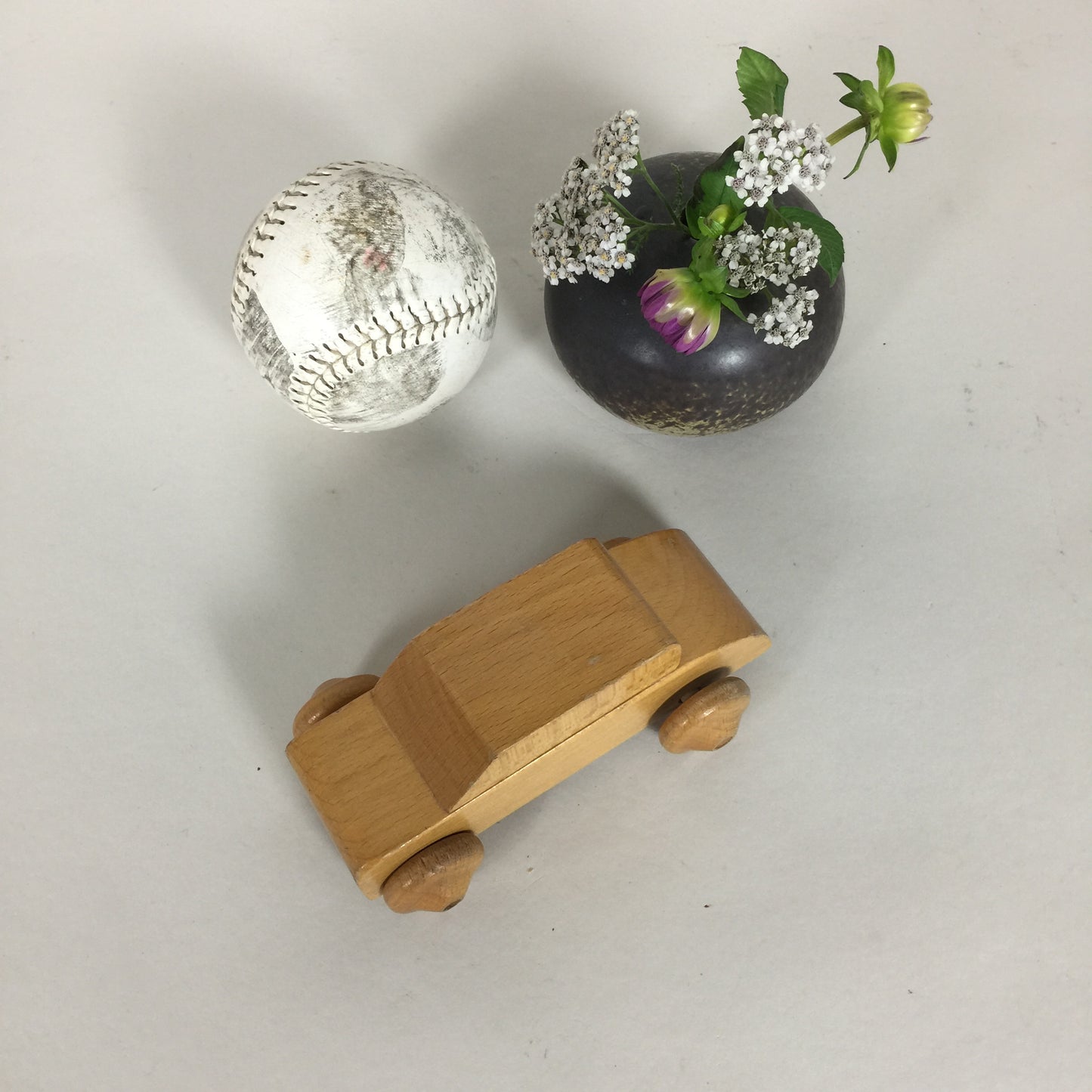 Schönes altes Holzauto von Kay Bojesen