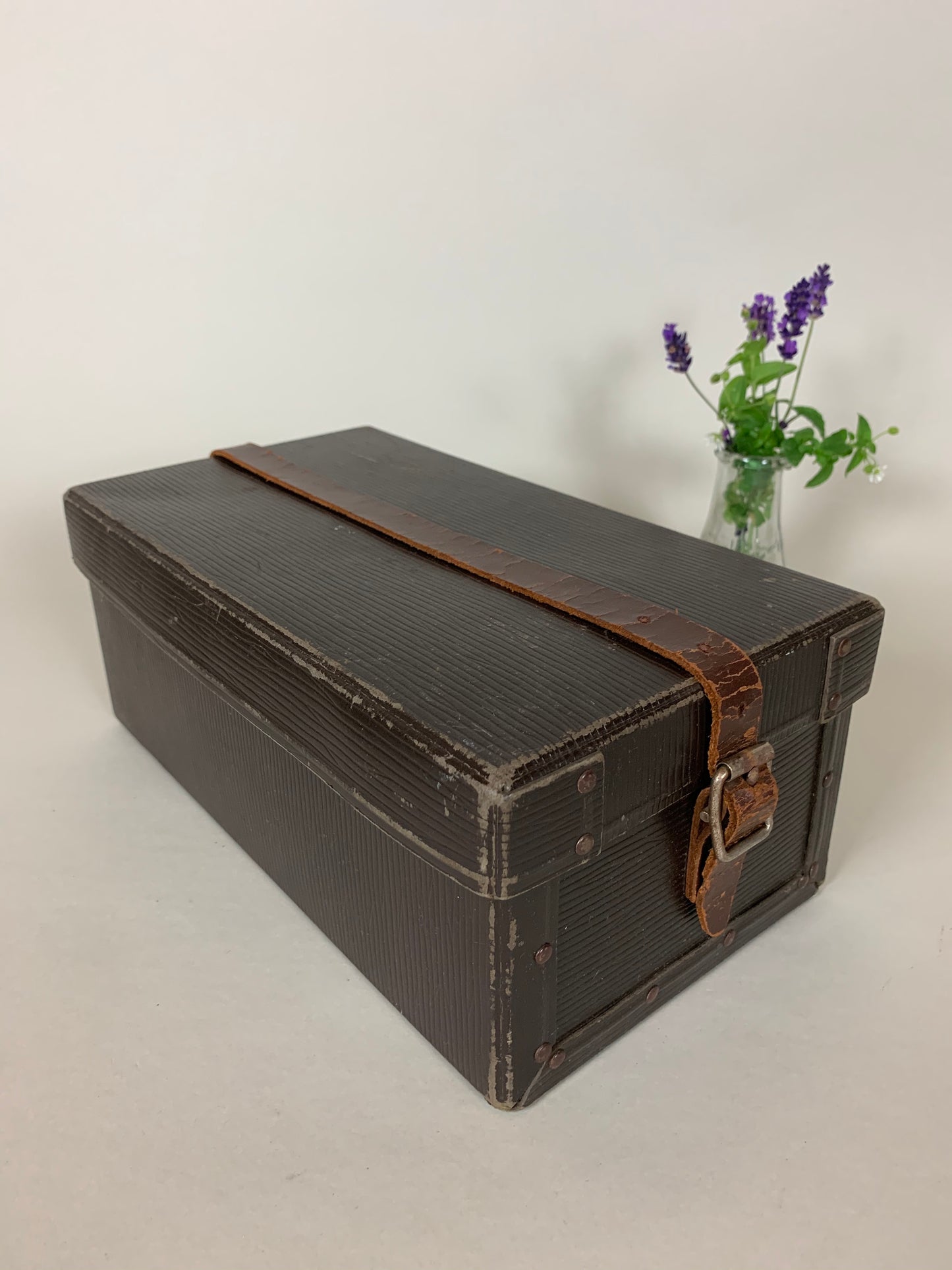 Schönes Archivetui mit Lederband