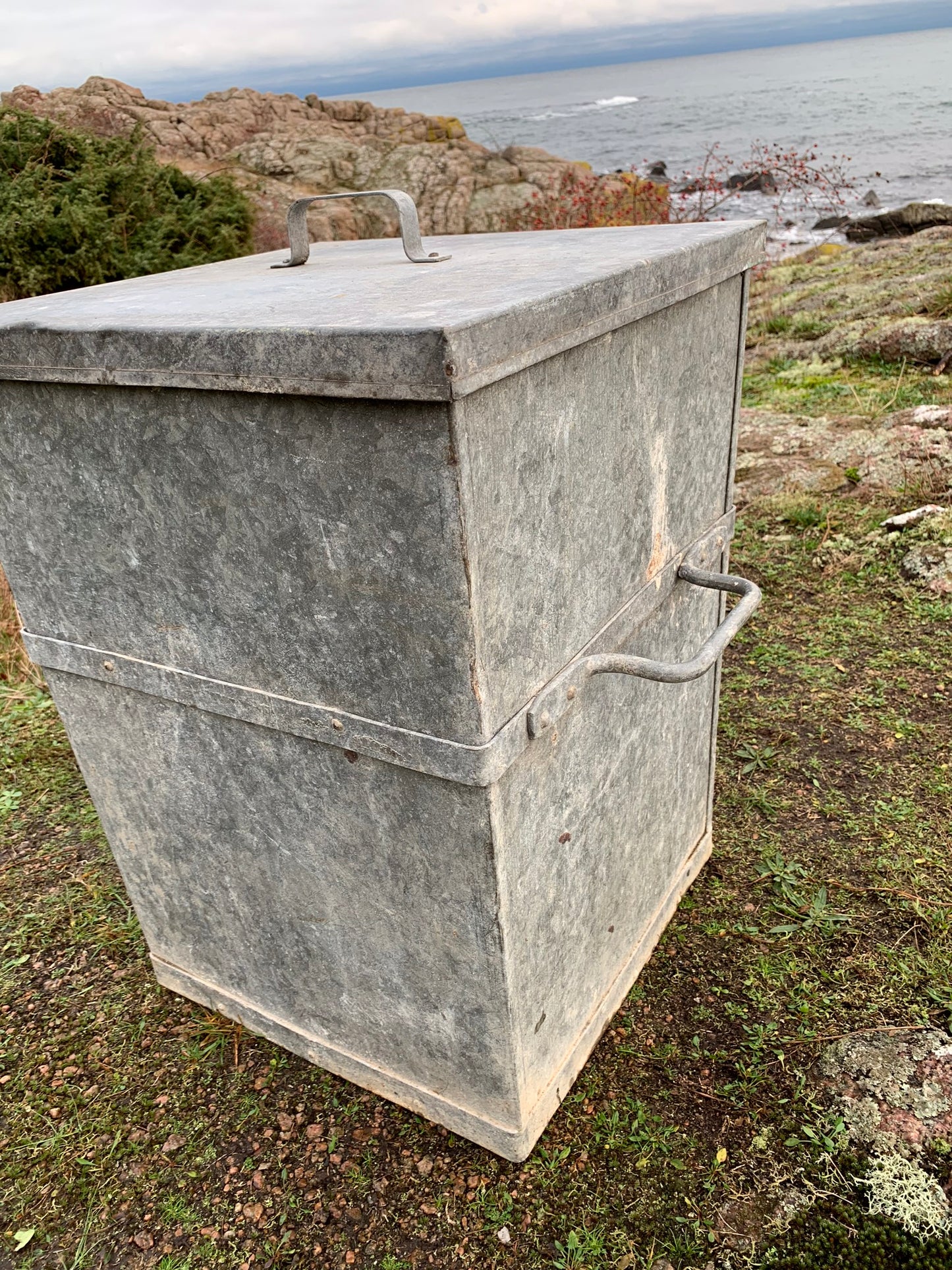 Aufbewahrungsbox mit Deckel
