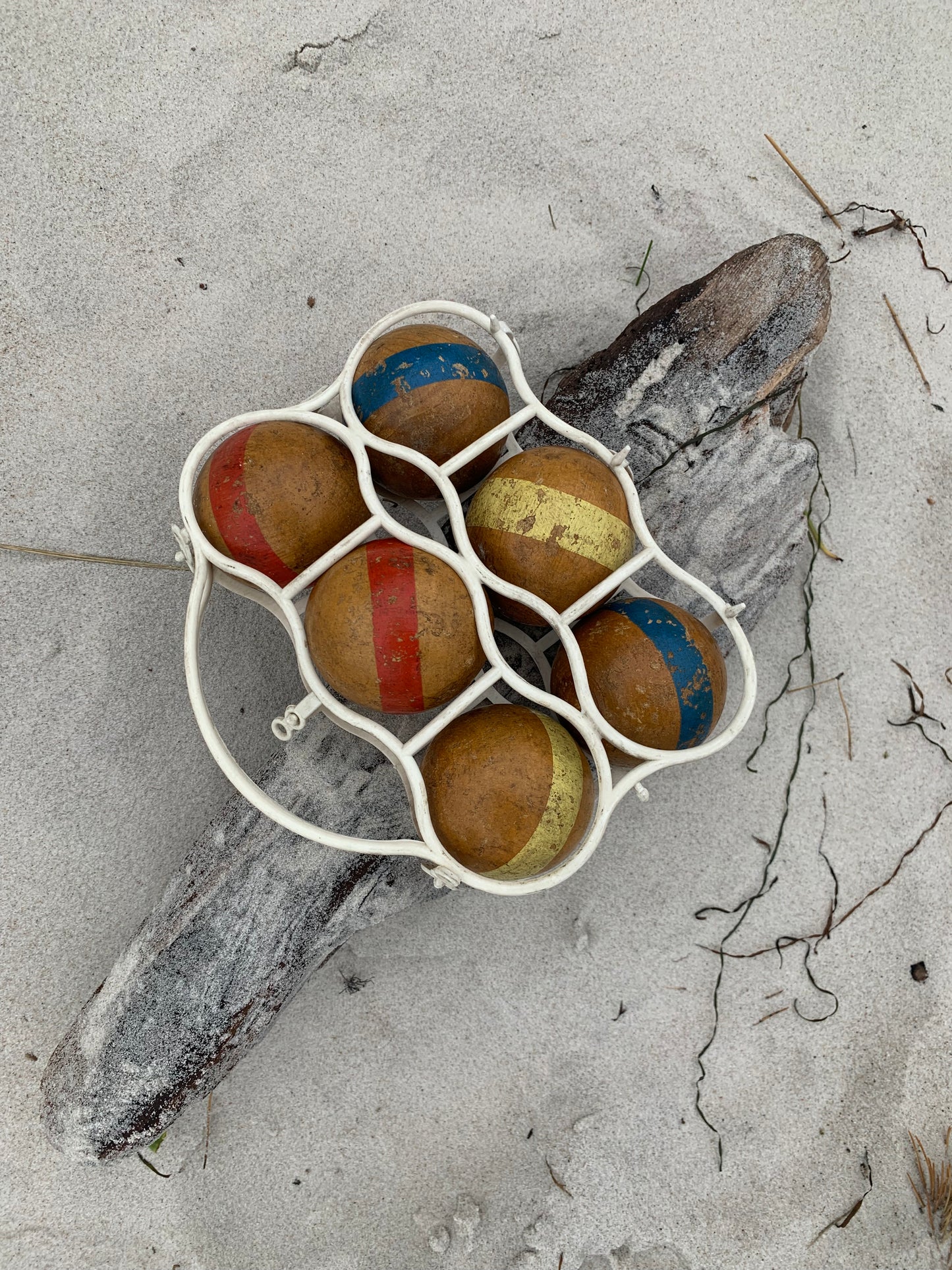 Altes Boule-Spiel mit 6 Holzkugeln