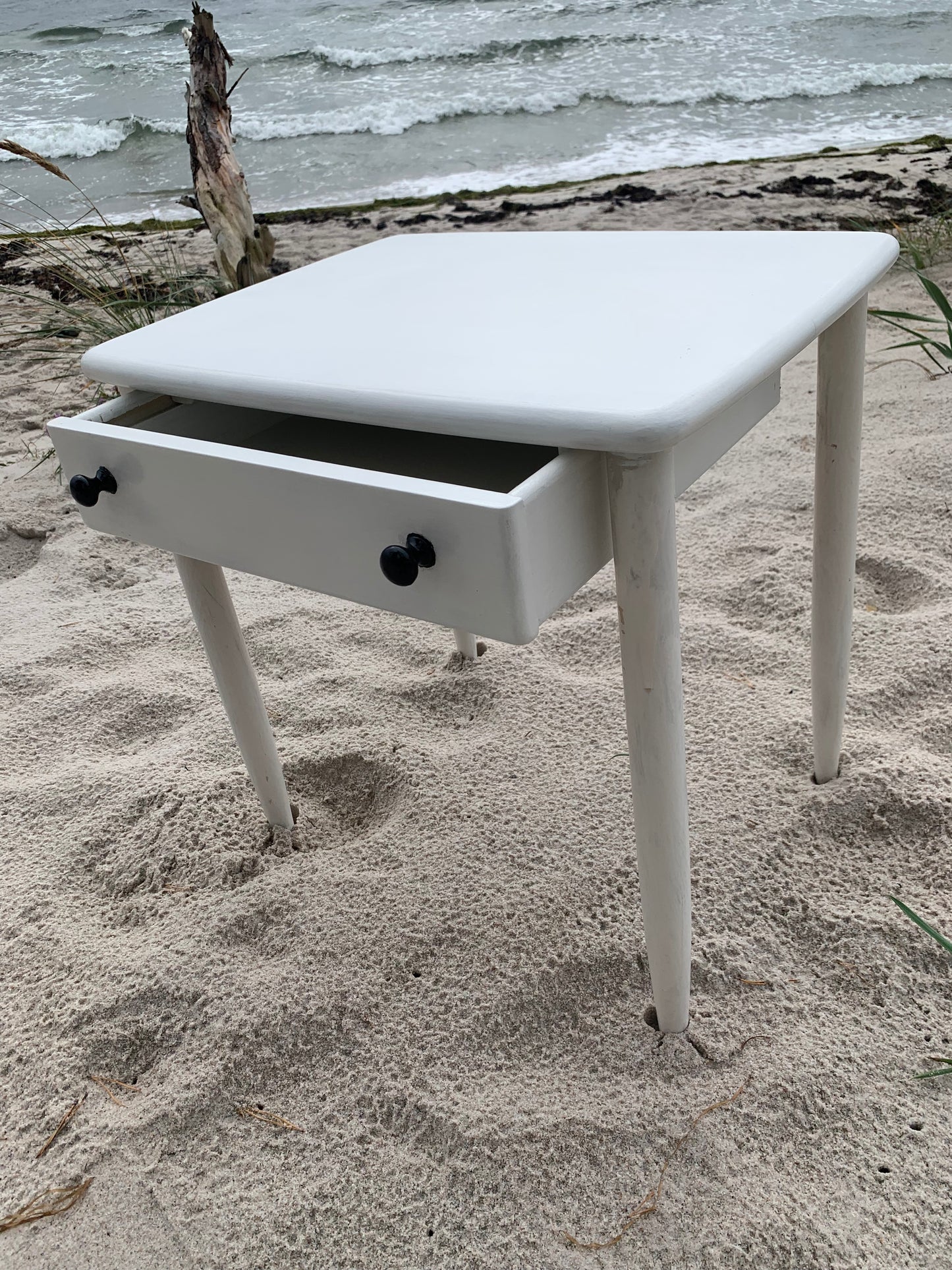 Kindertisch mit Schublade