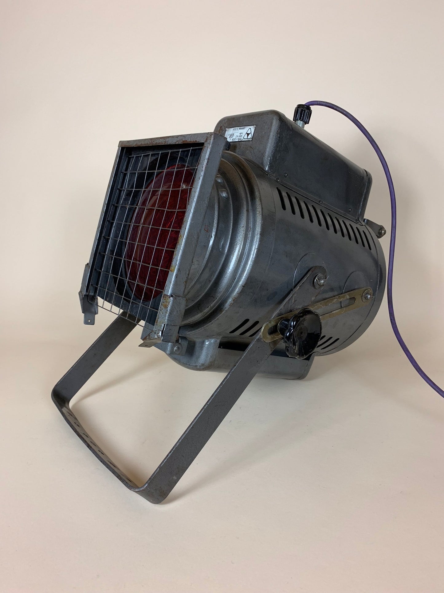 Projektor mit rotem oder weißem Glas