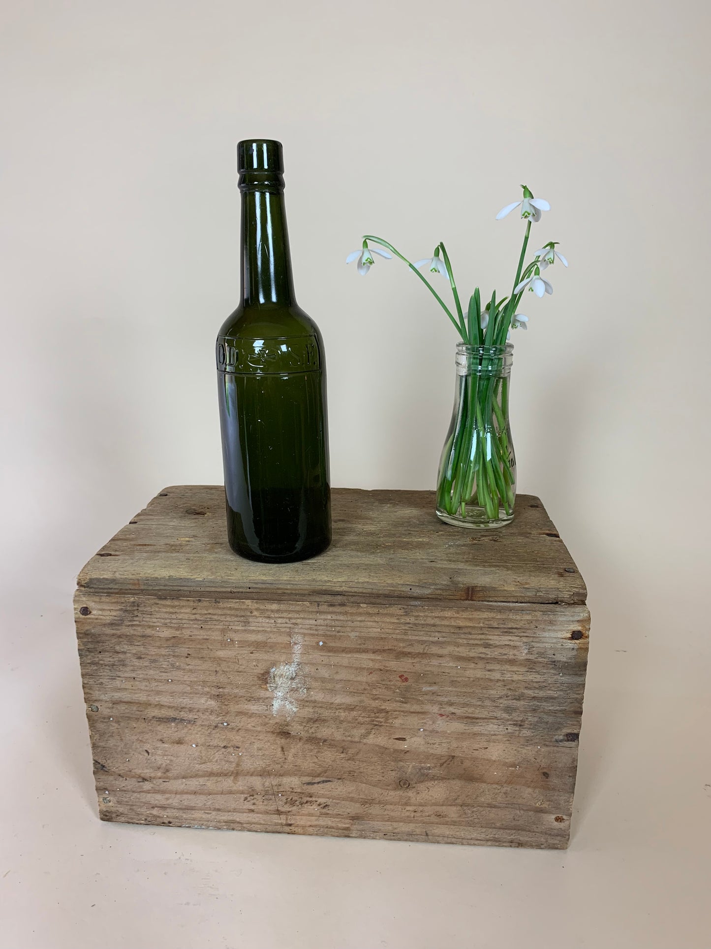 Dunkelgrüne DDSF-Flasche