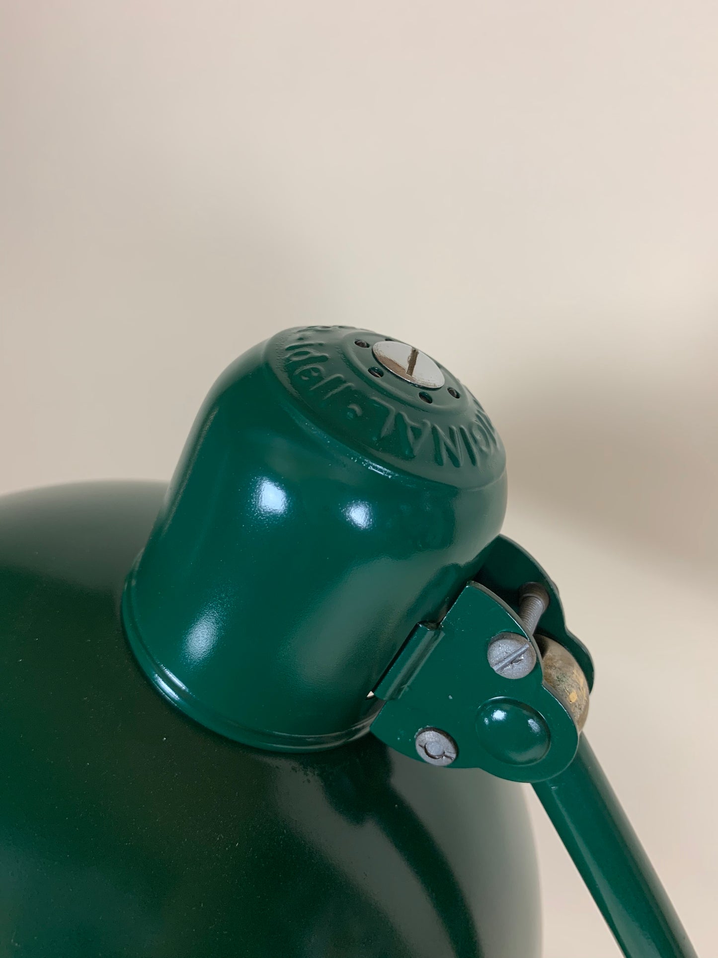 Kaiser Idell 6556 - Grün