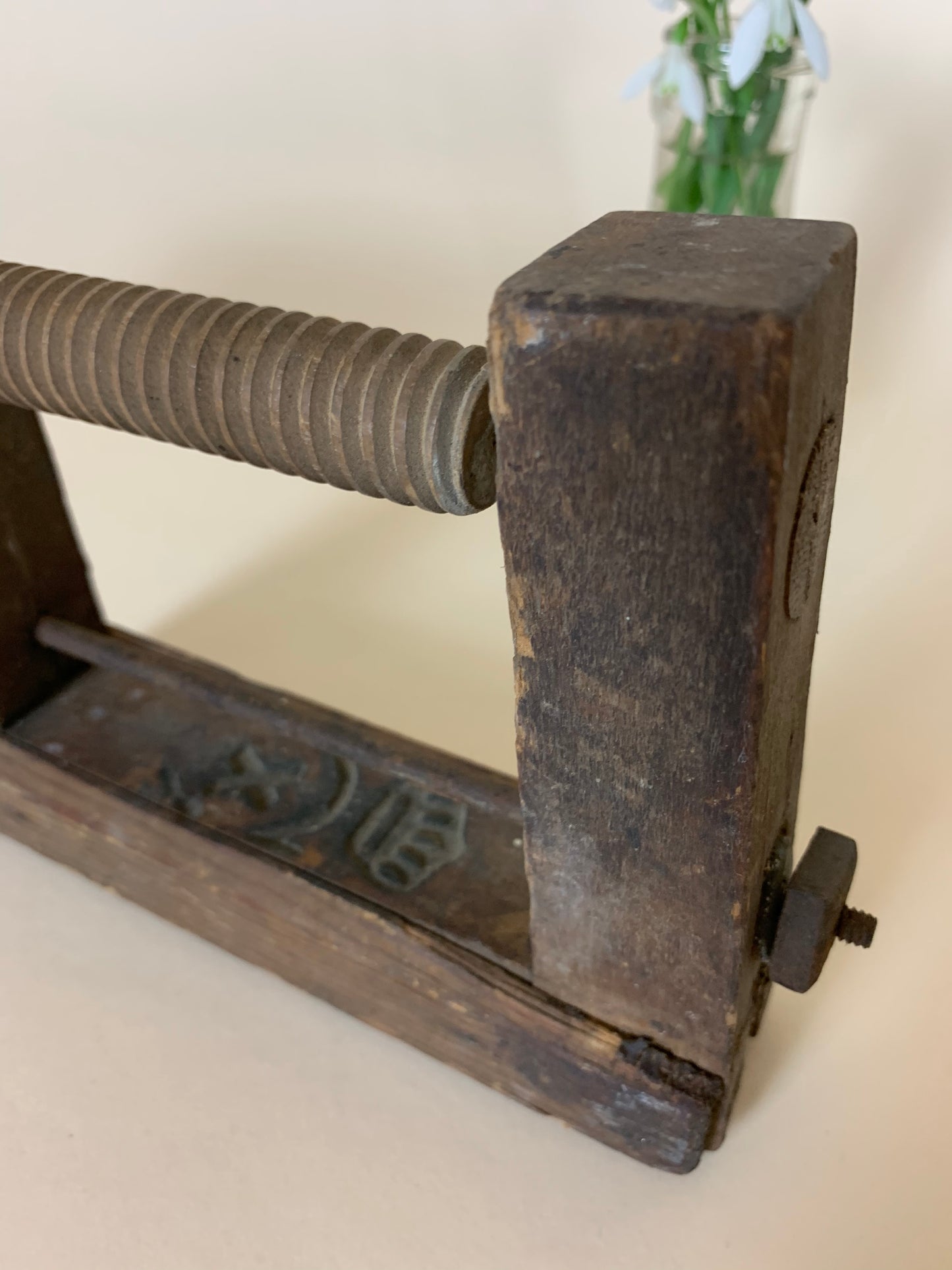 Schraubzwinge mit schönen Details