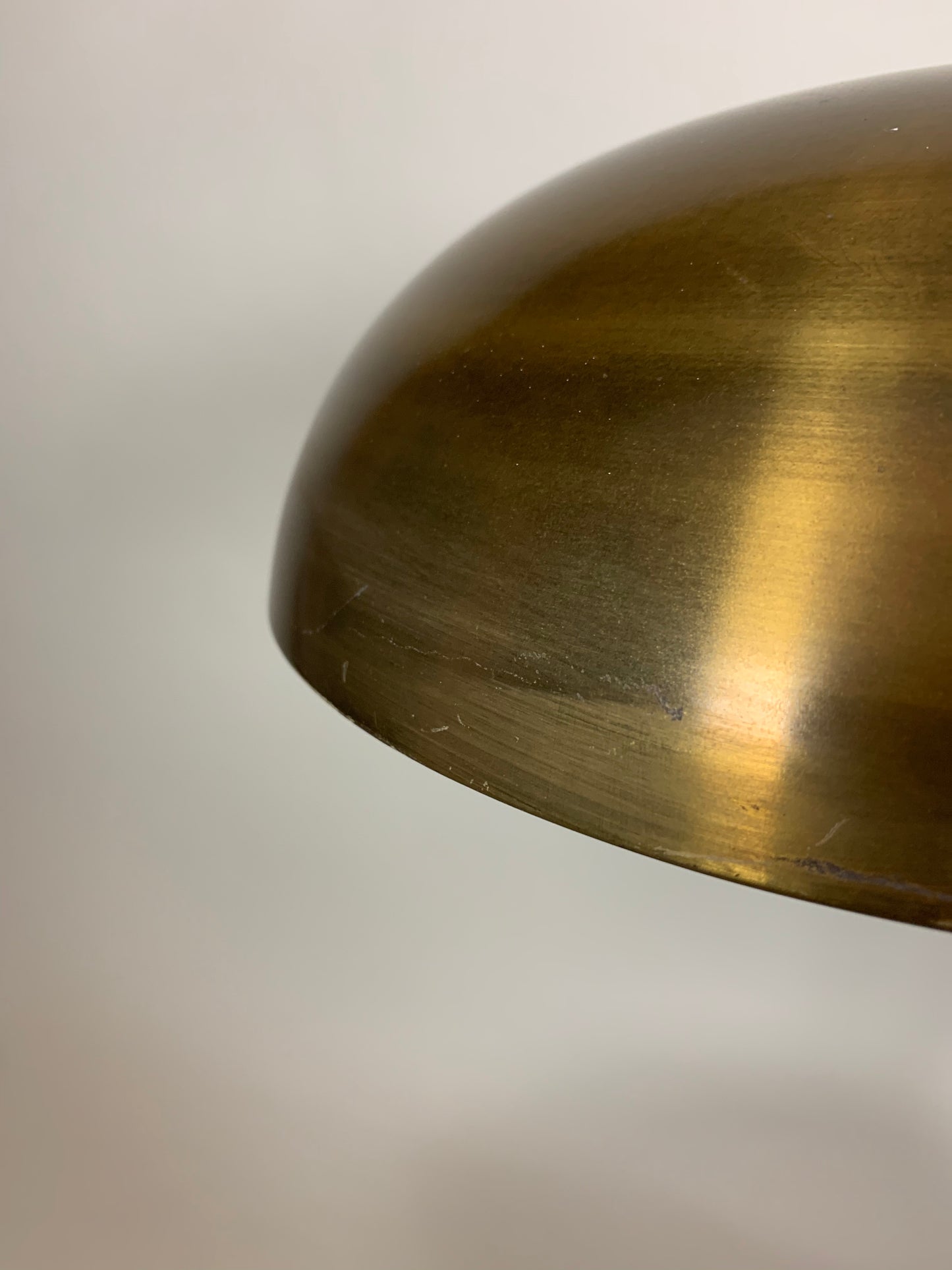 Gecos Tischlampe aus Messing