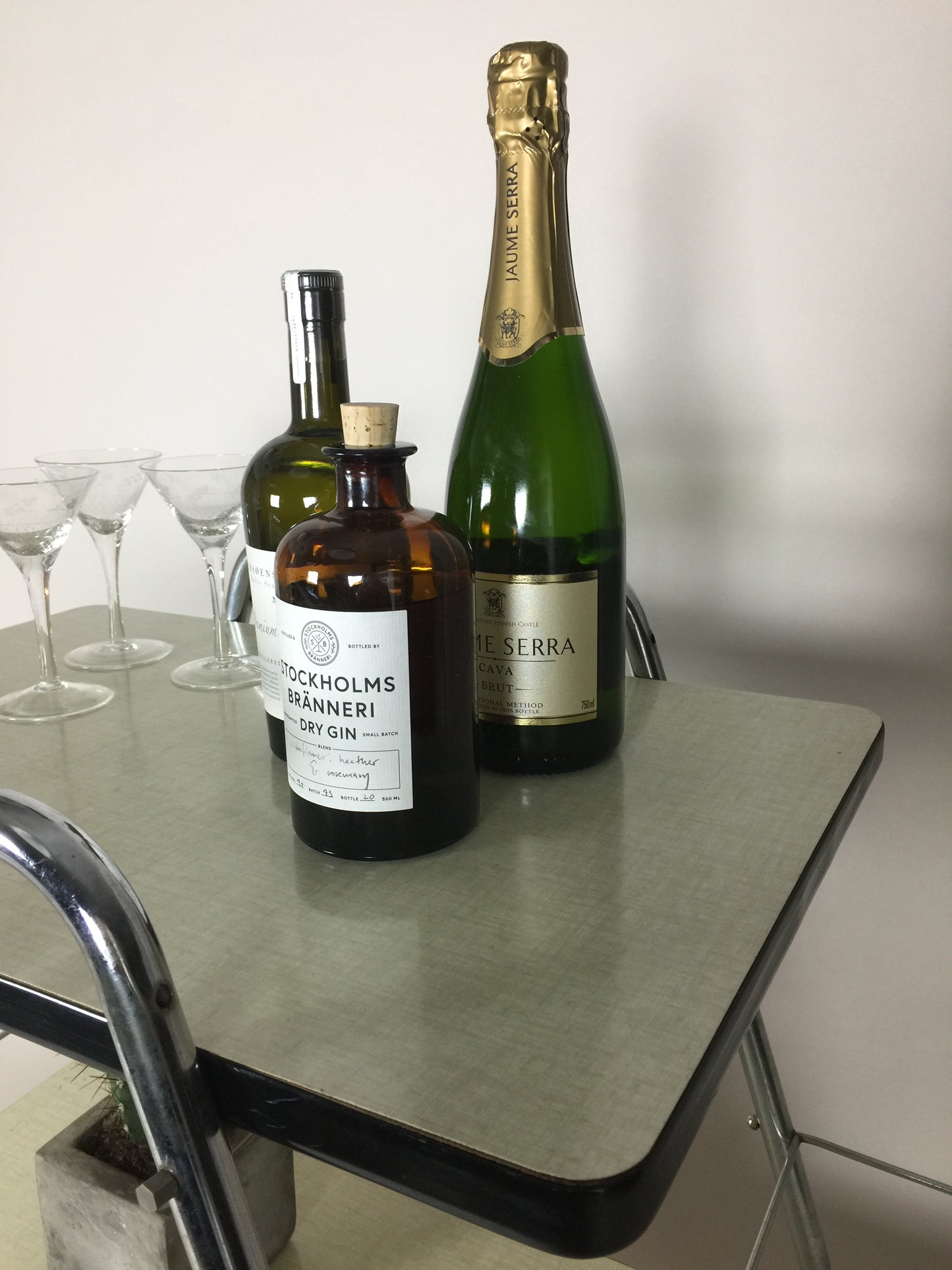 Schöner und origineller Bartisch oder Barwagen