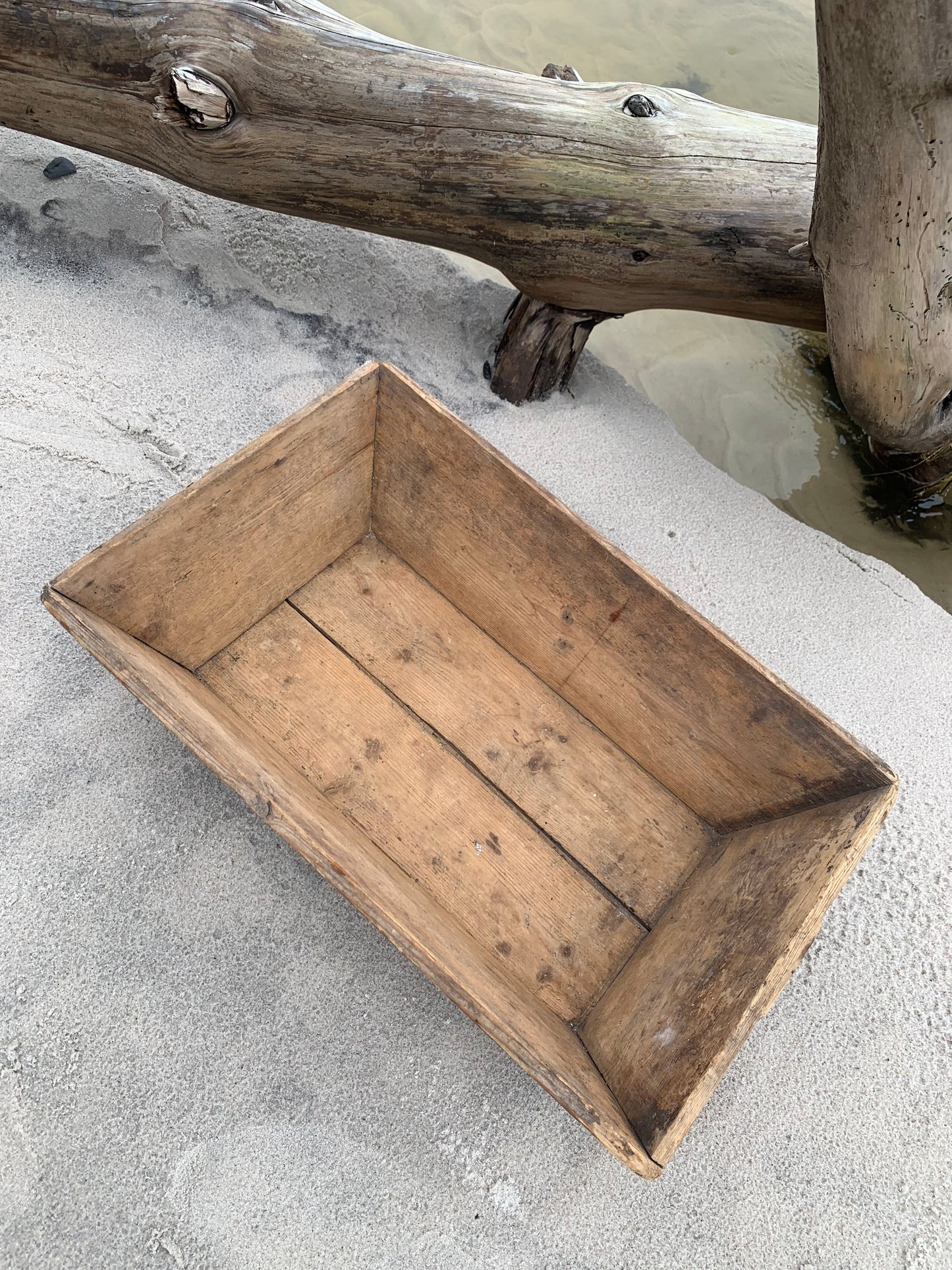 Holztrog mit Griff