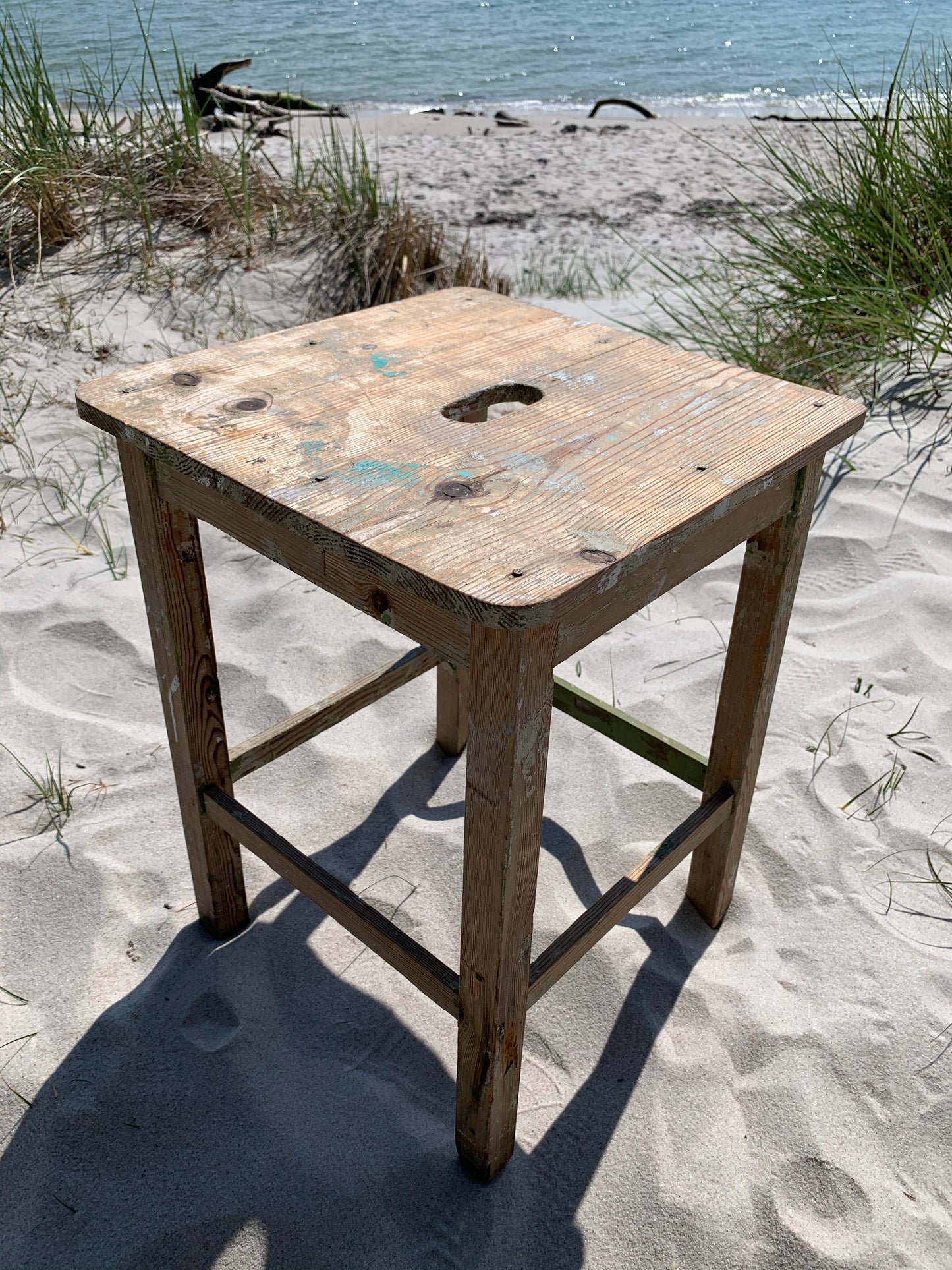 Der Hocker mit viel schöner Patina