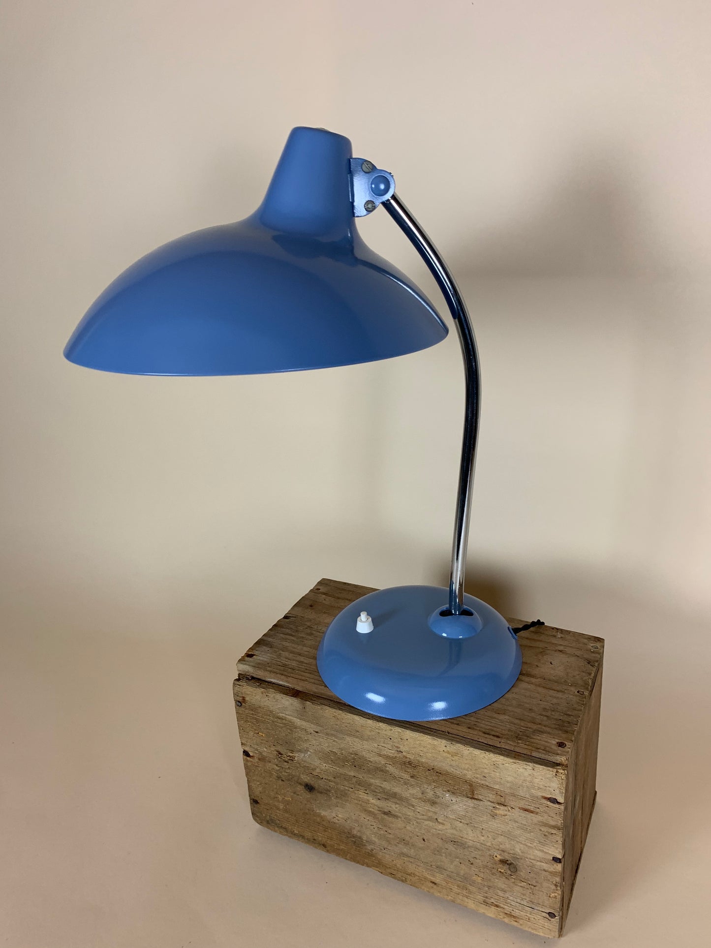 Kaiser Idell 6786 - Taubenblau