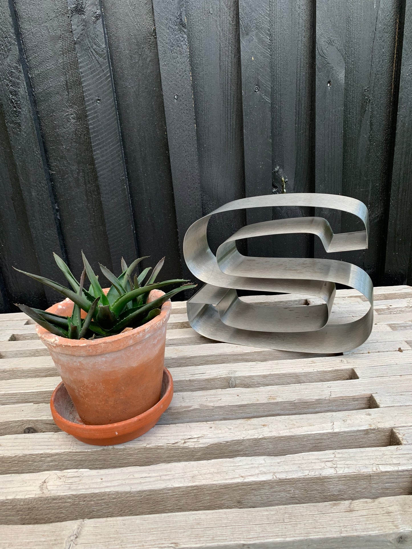 Buchstabe S aus Edelstahl