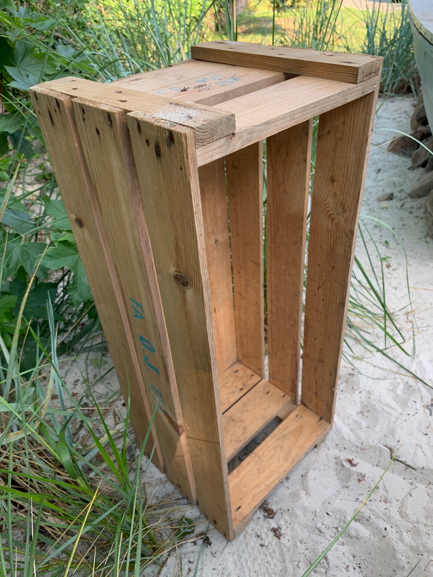 Obstkiste aus Holz mit schönem Schriftzug