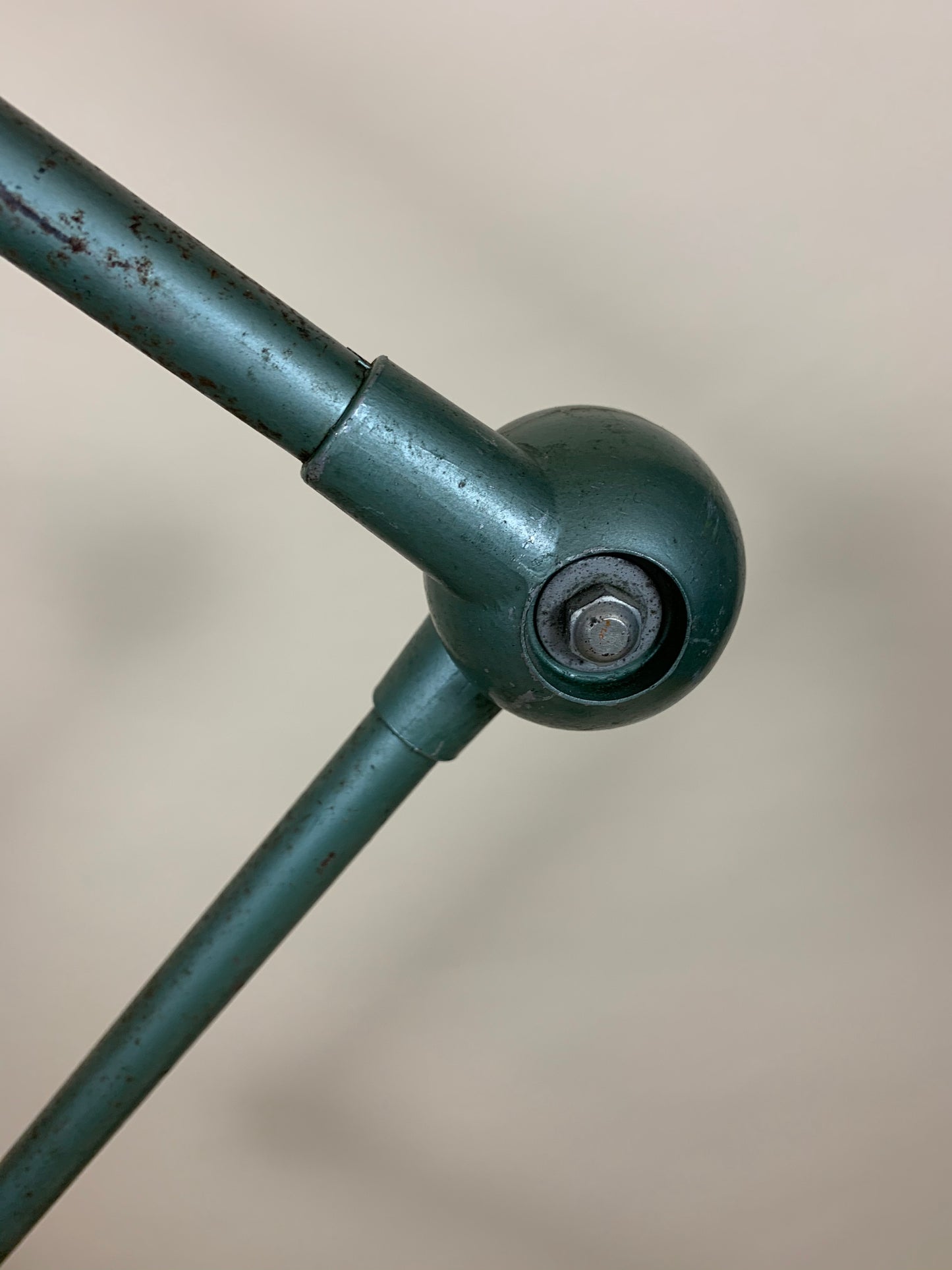 Original grüne Jieldé Stehlampe