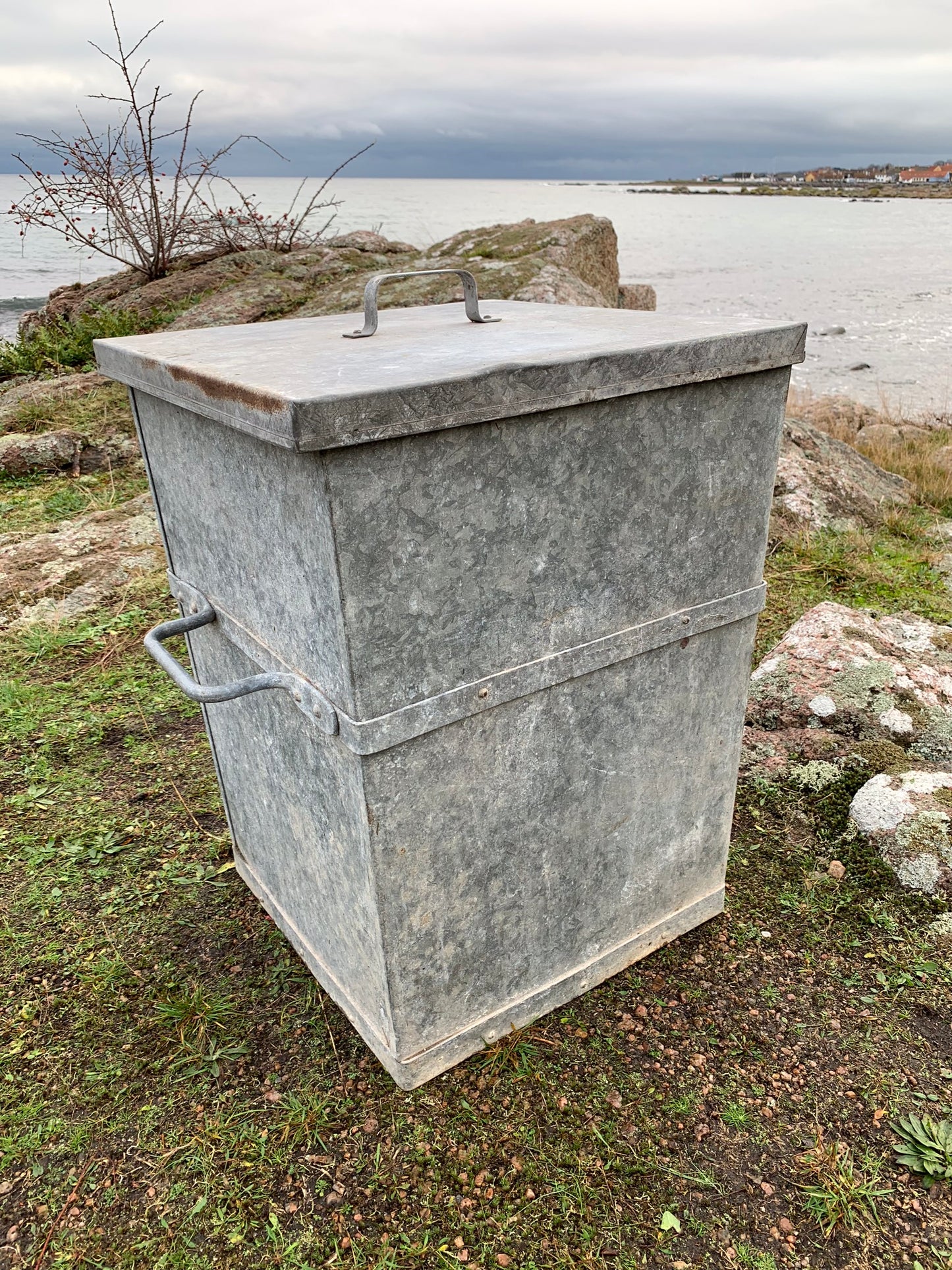 Aufbewahrungsbox mit Deckel