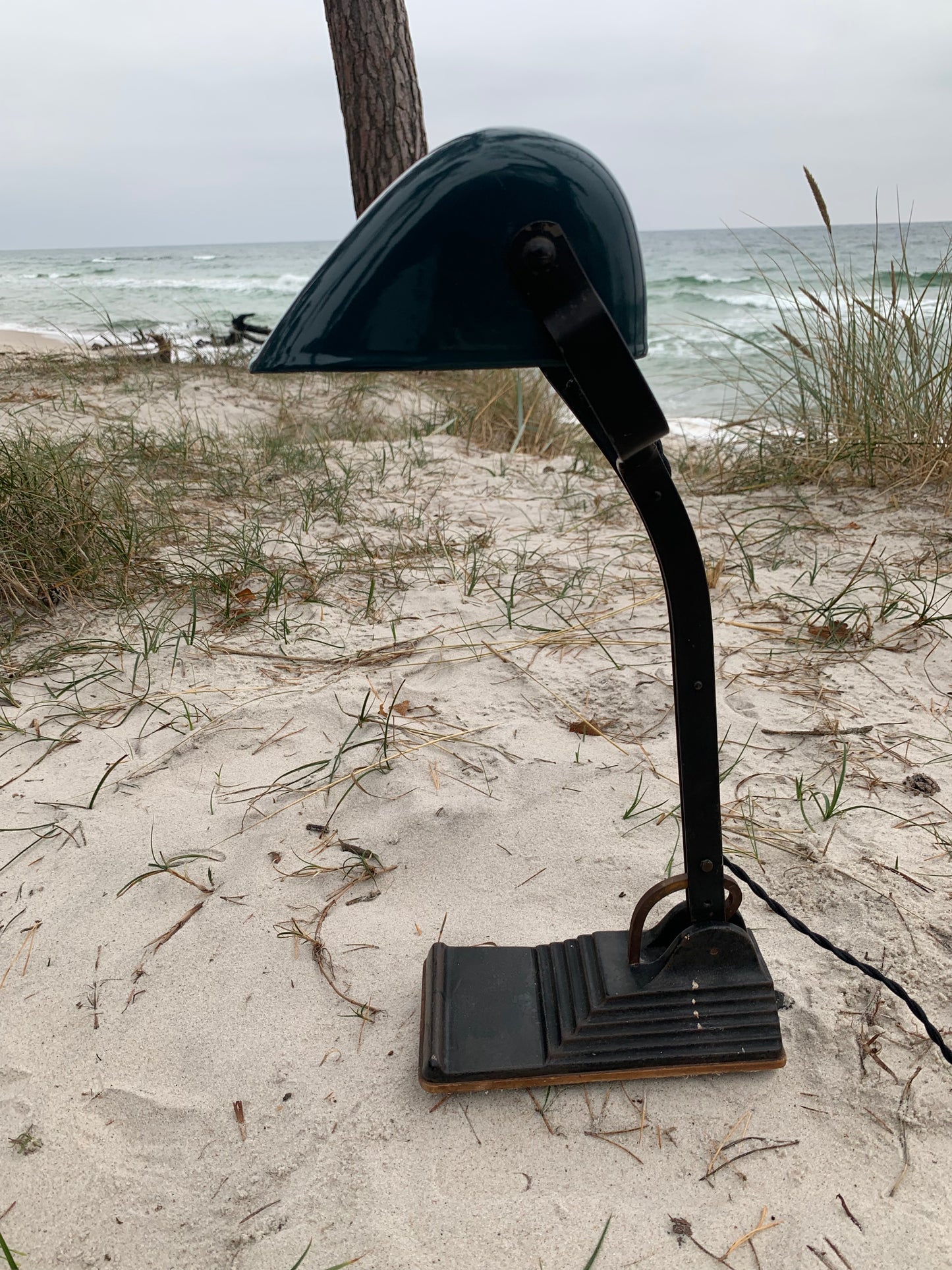 Notarlampe mit Emailschirm
