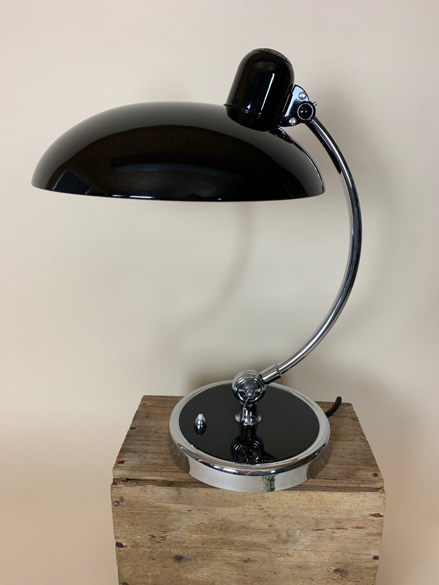 Kaiser Idell Modell 6631 - Schwarz