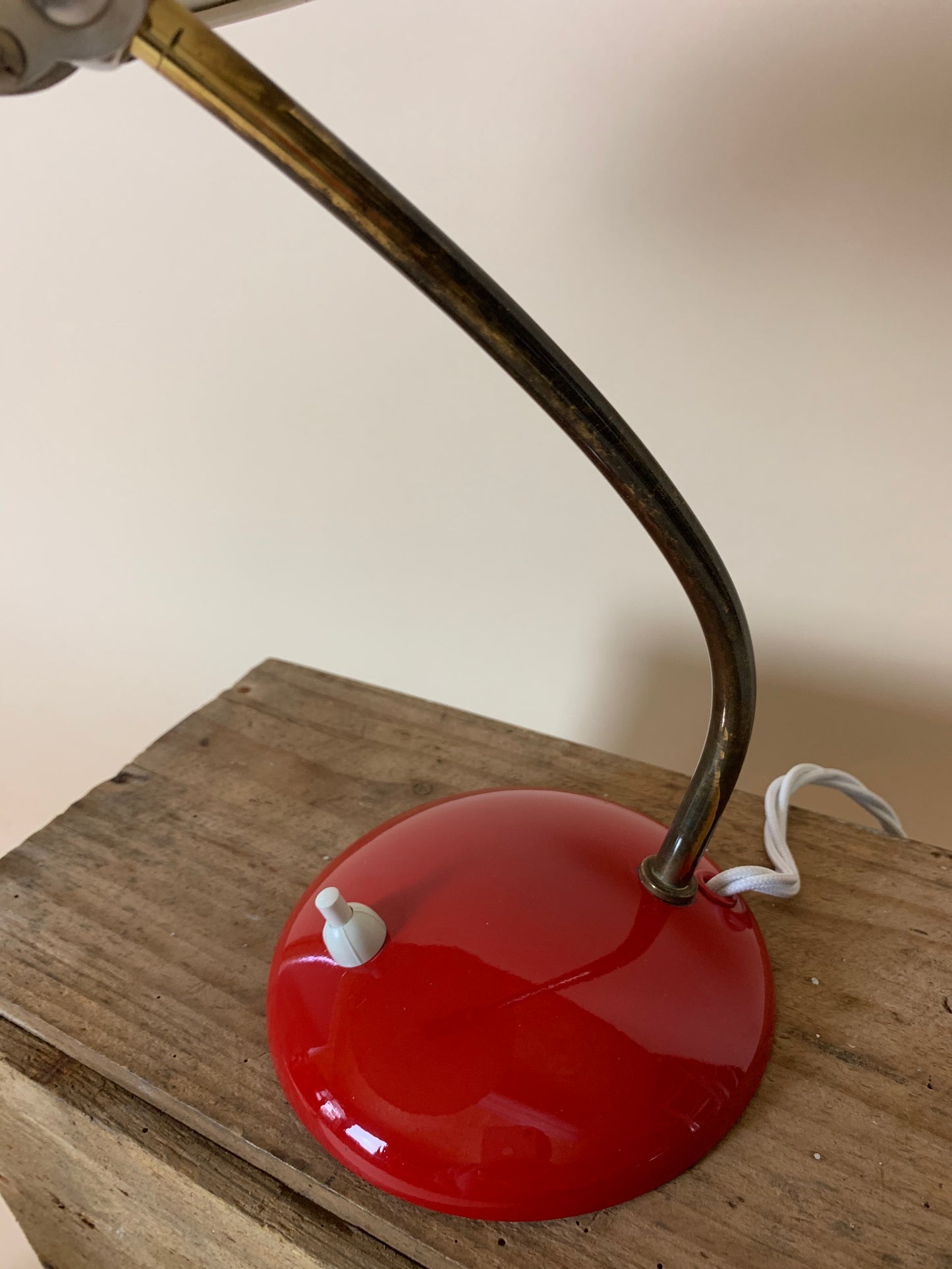 Schöne rote Christian Dell Tischlampe
