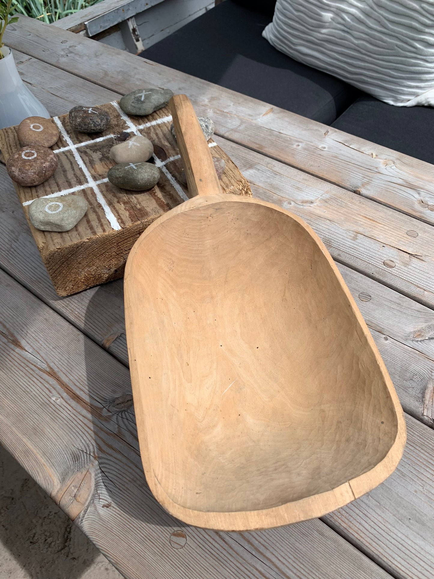 Großer handgeschnitzter Holzlöffel