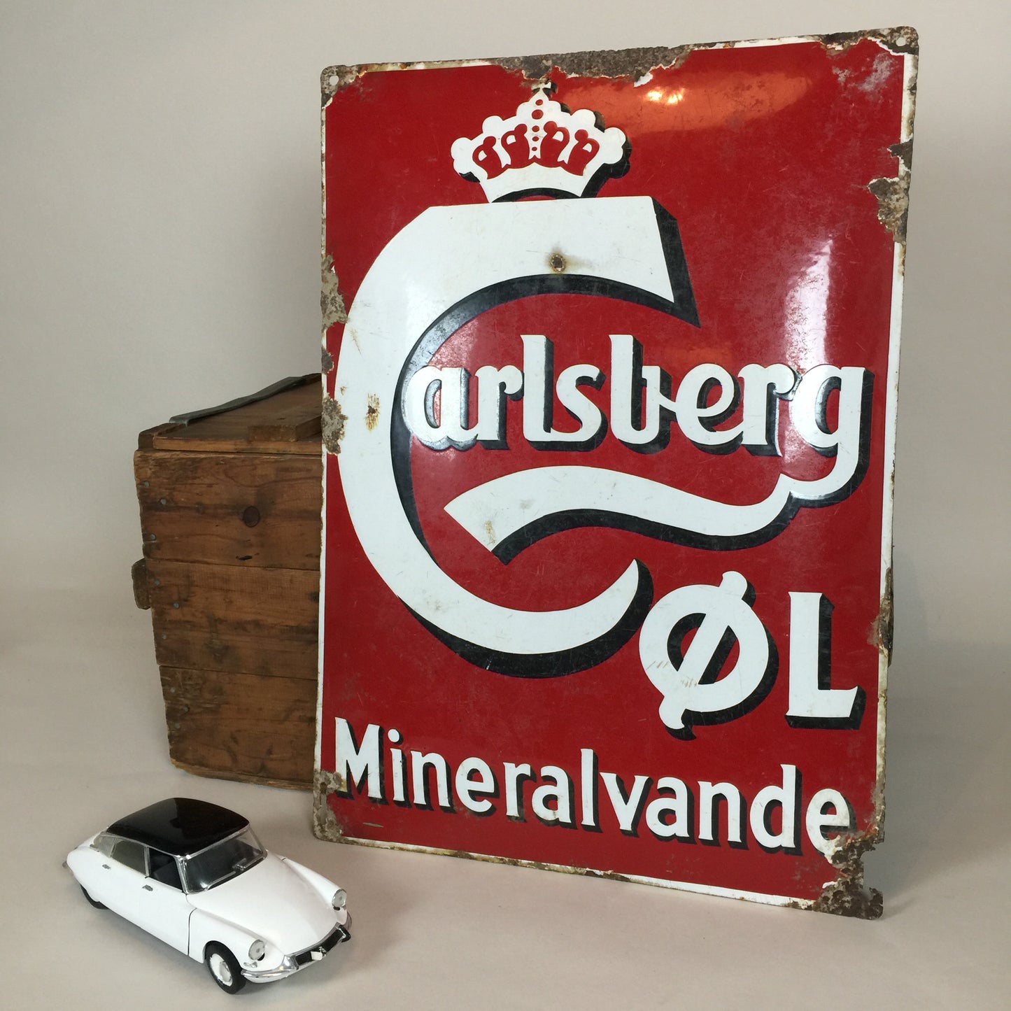 Altes und schön patiniertes Carlsberg-Schild