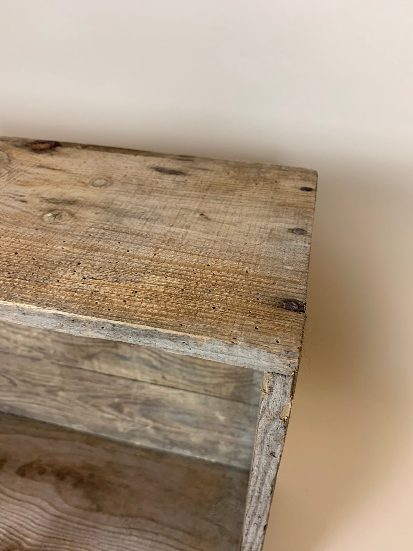 Holzkiste mit schönem Text