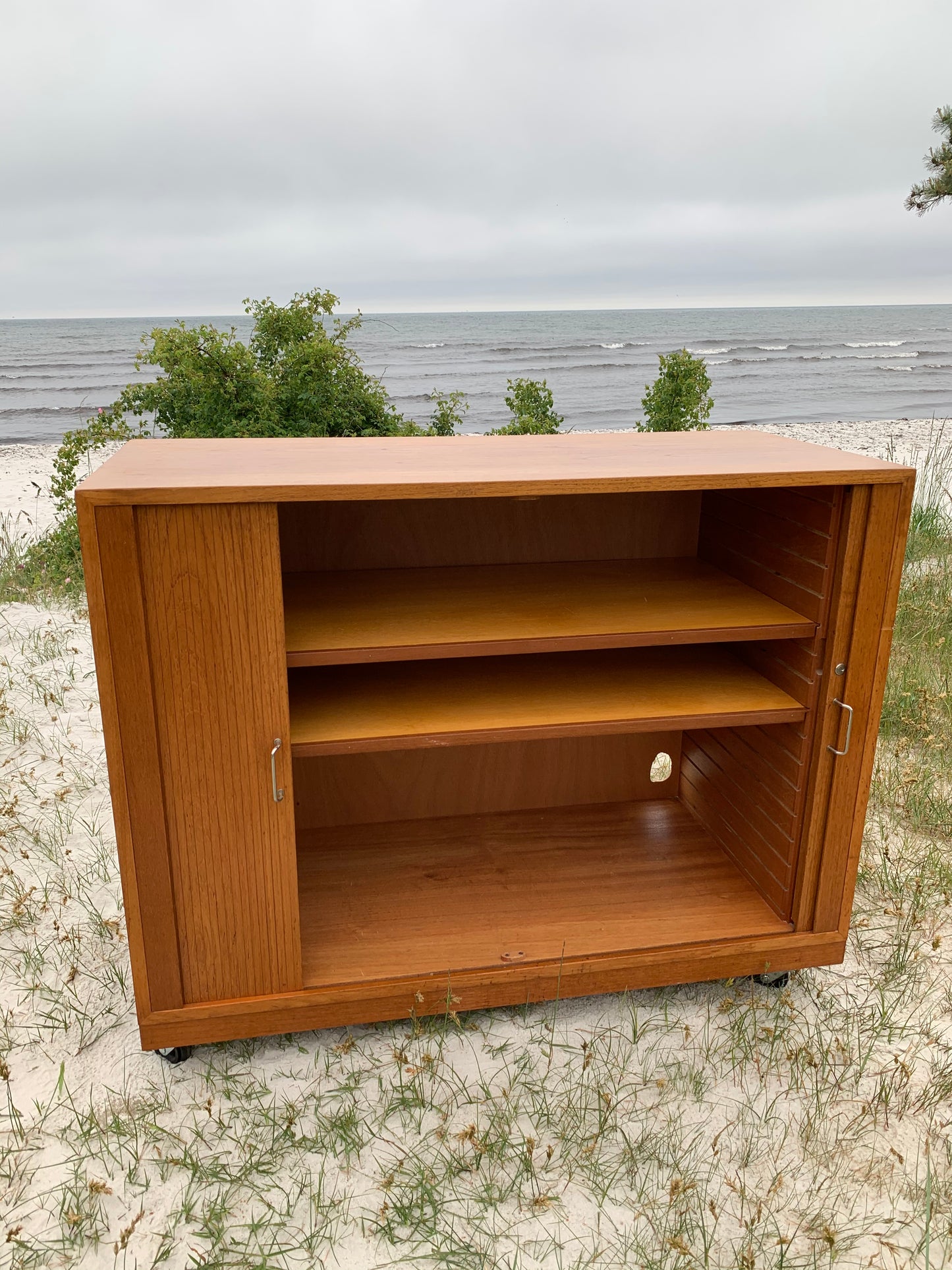 Aktenschrank mit Rollläden
