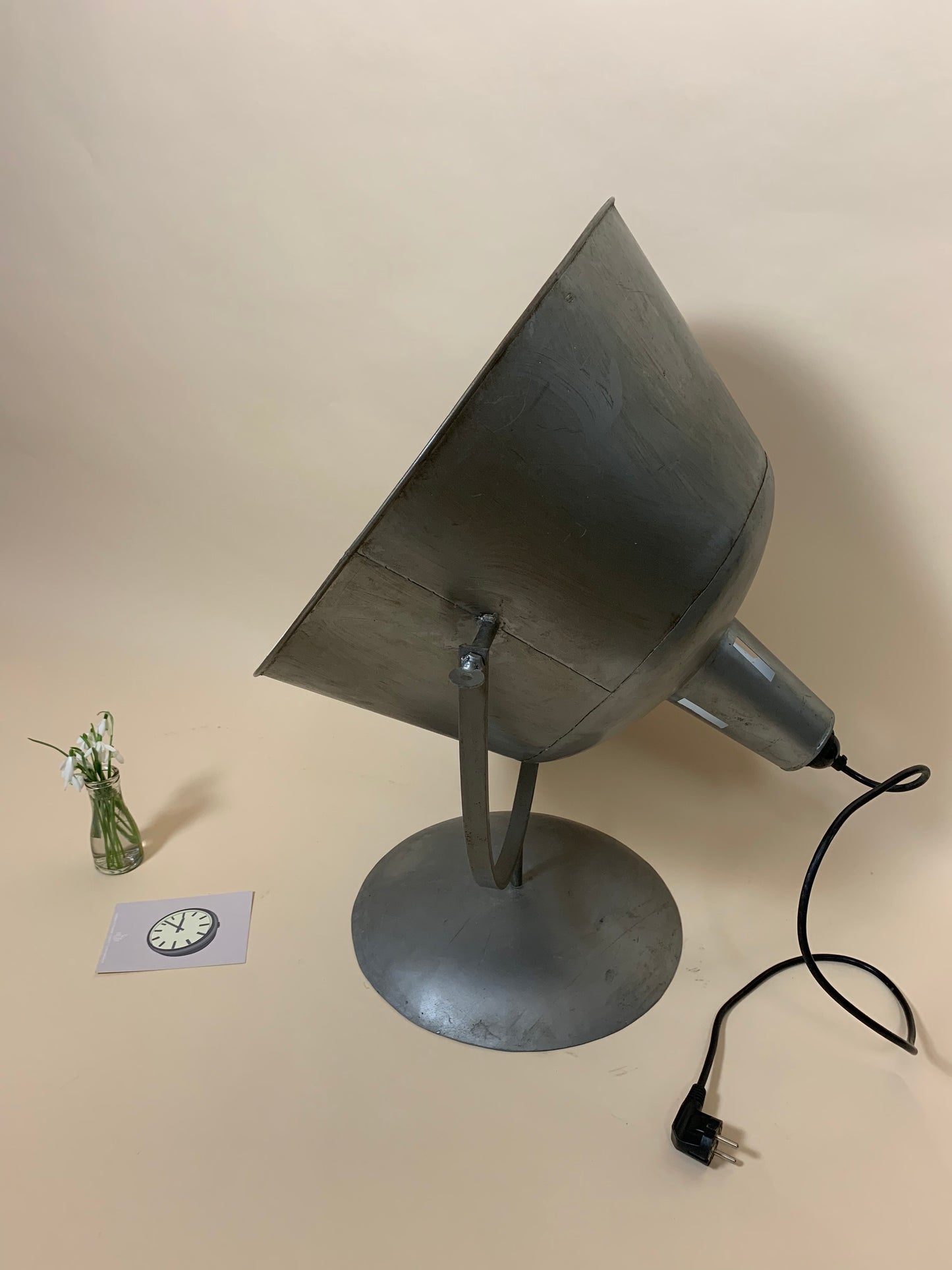 Große industrielle Stehlampe