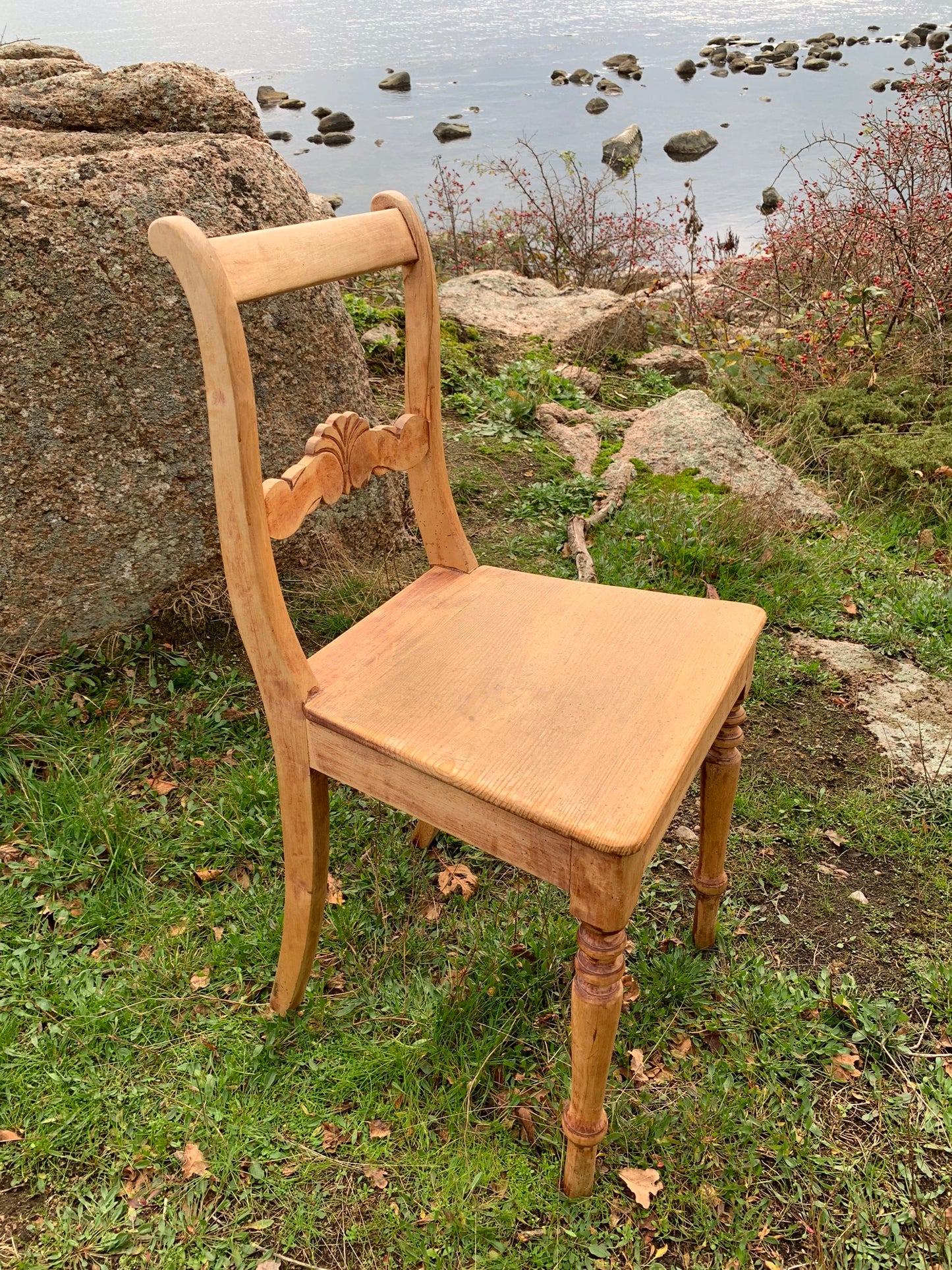 Schwedischer Holzstuhl