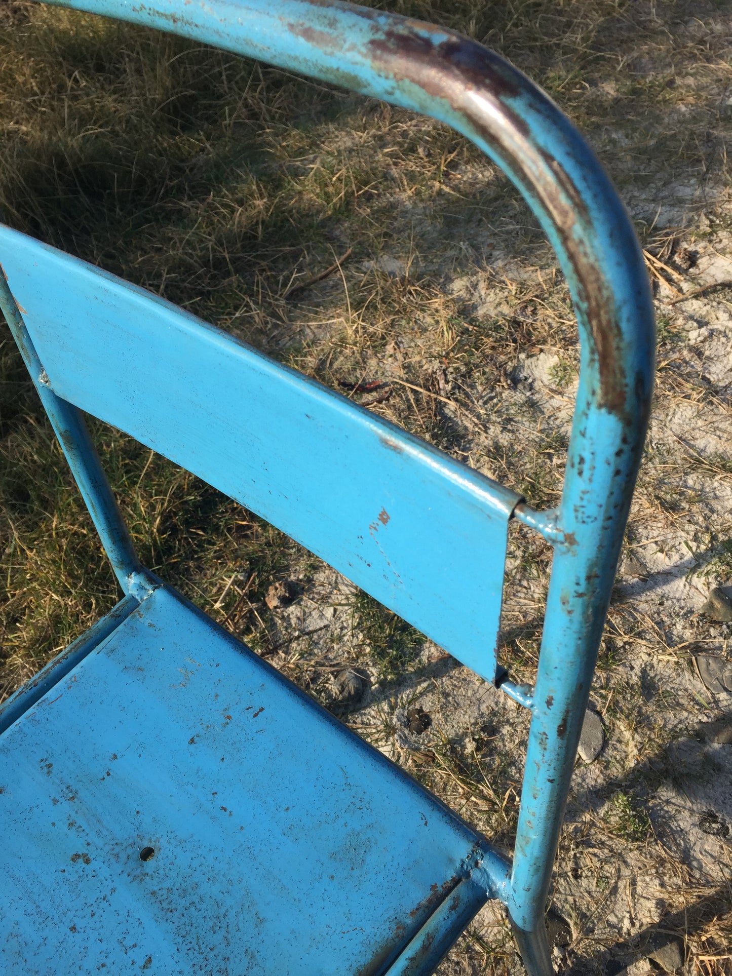 Schöner Lastenstuhl aus Metall (Der Preis gilt pro Stück)