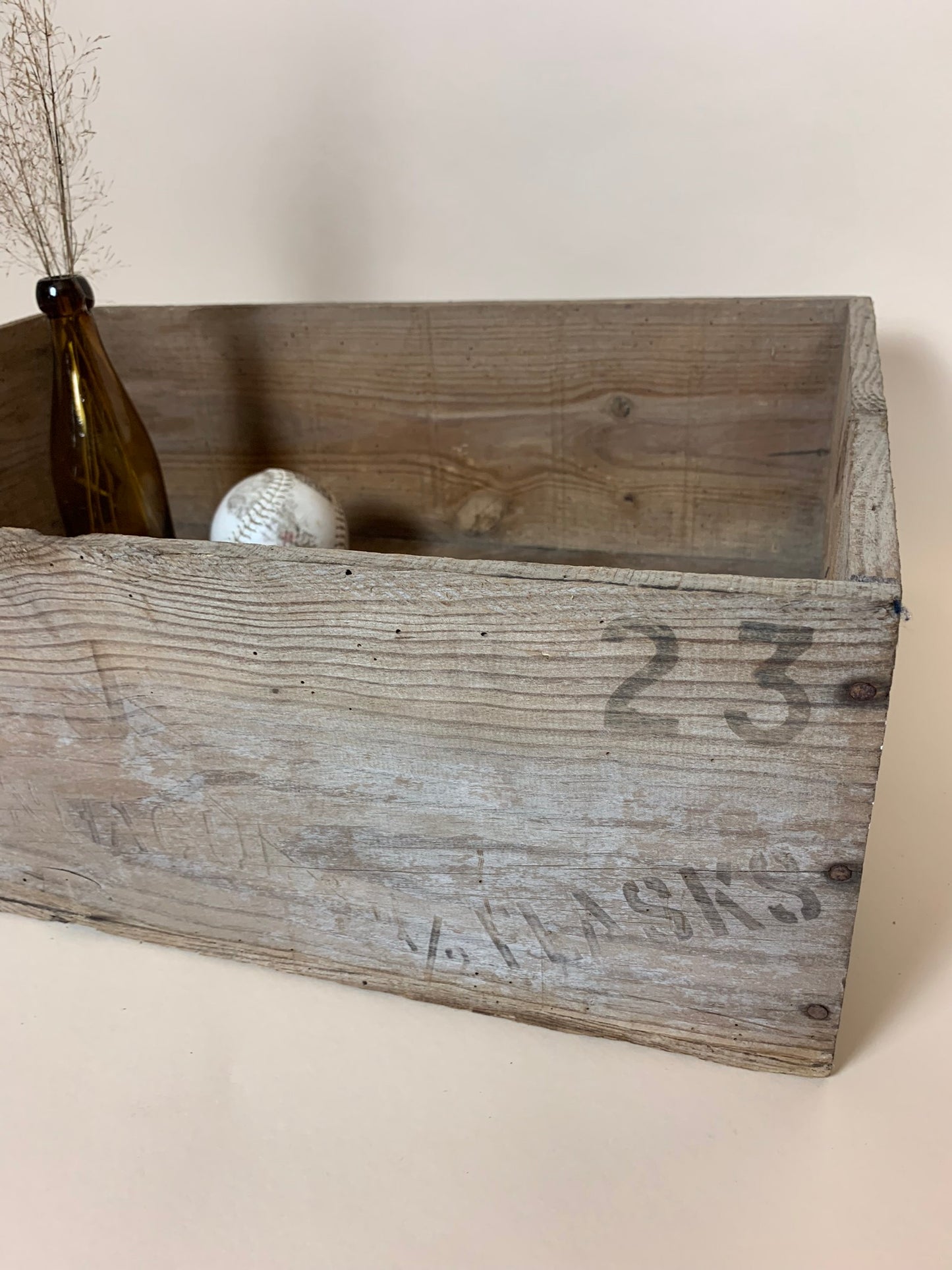 Holzkiste mit schönem Text
