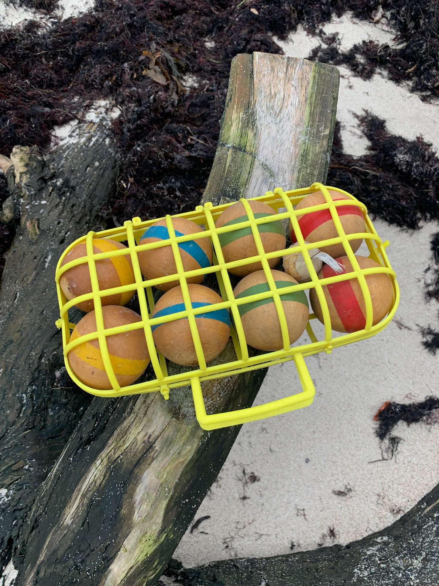 Altes Boule-Spiel mit 8 Holzkugeln