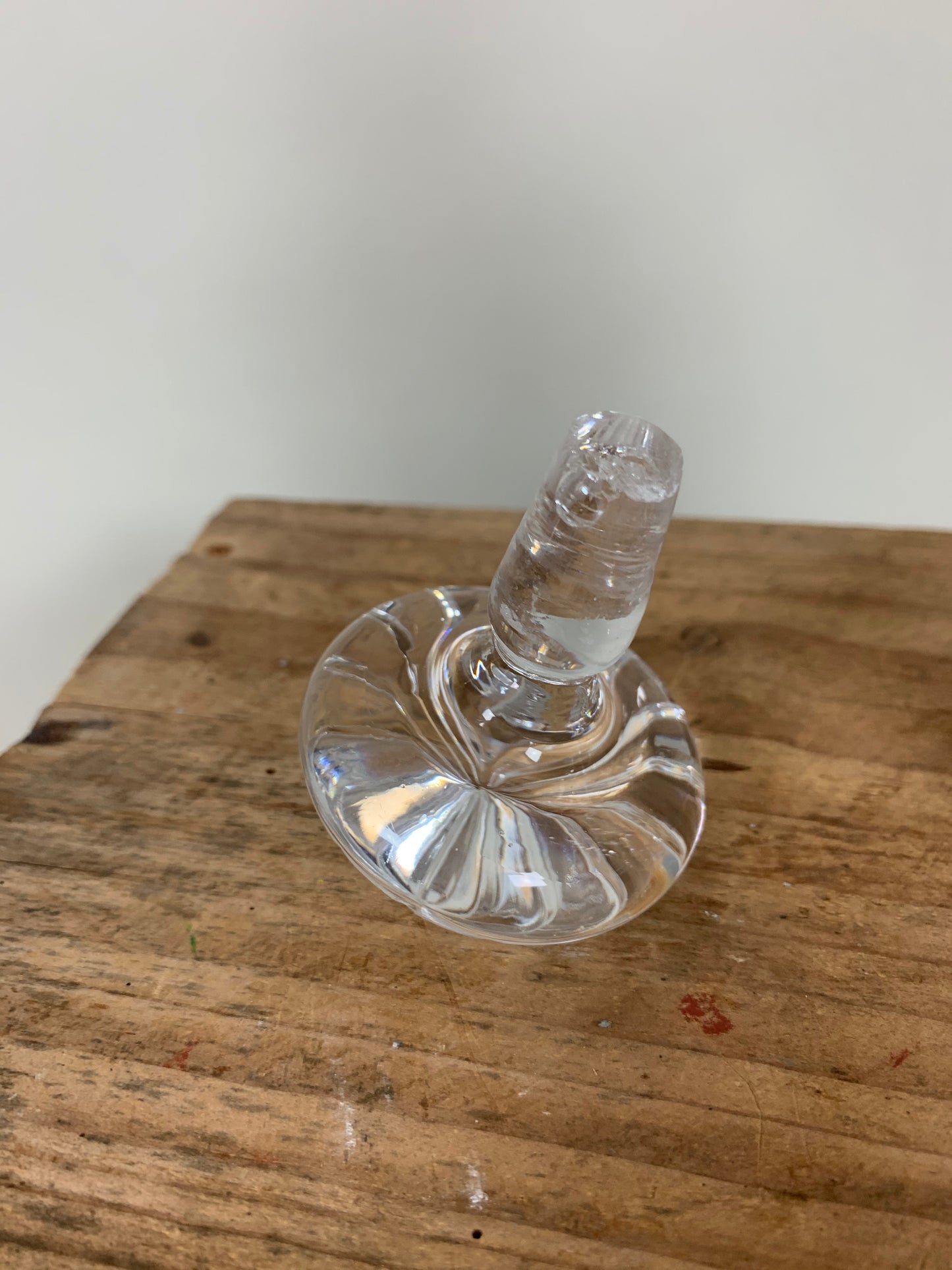 Karaffe mit Glasstopfen