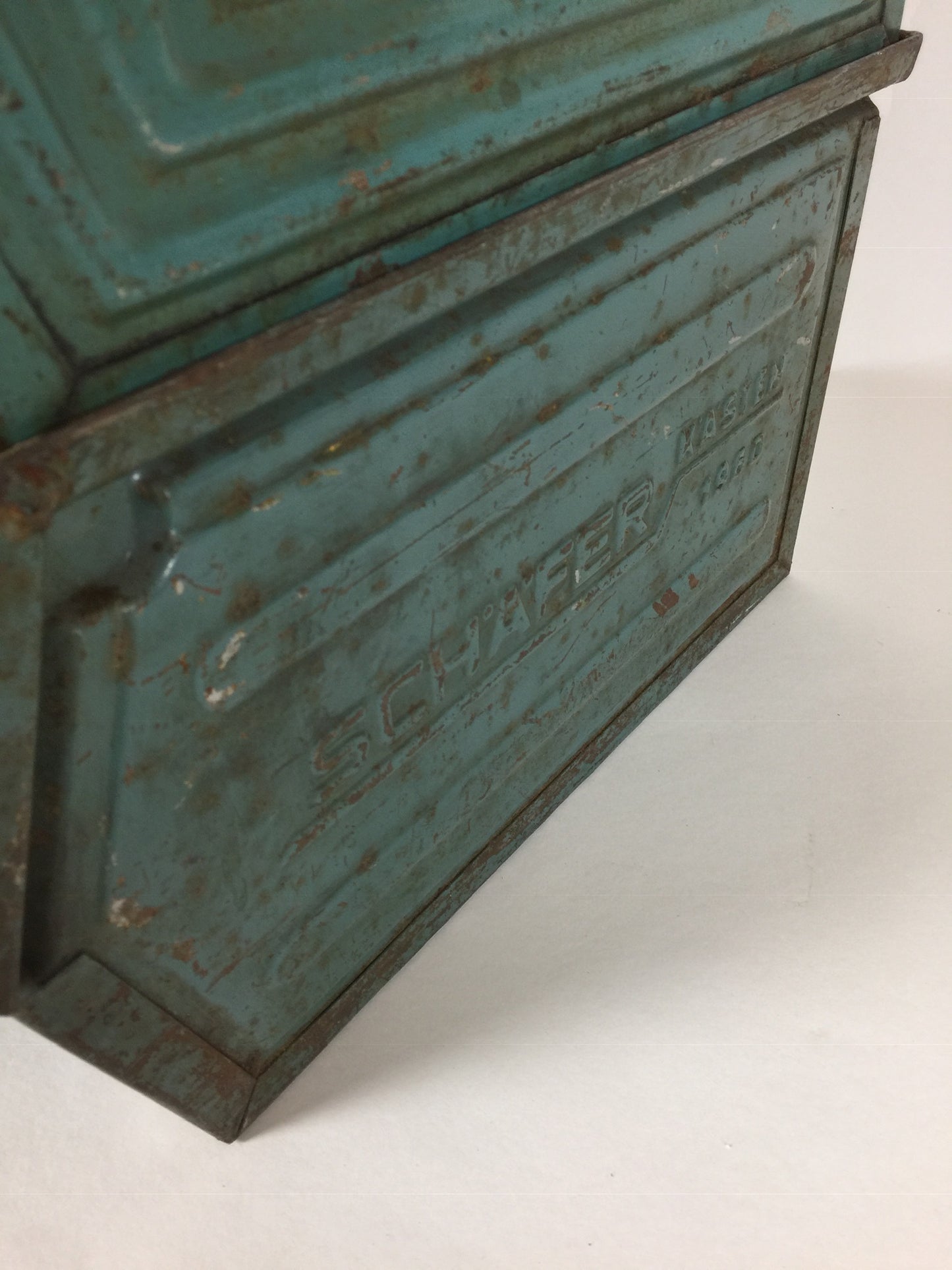 Schöne grüne industrielle Metallbox (Preis gilt pro Stück)