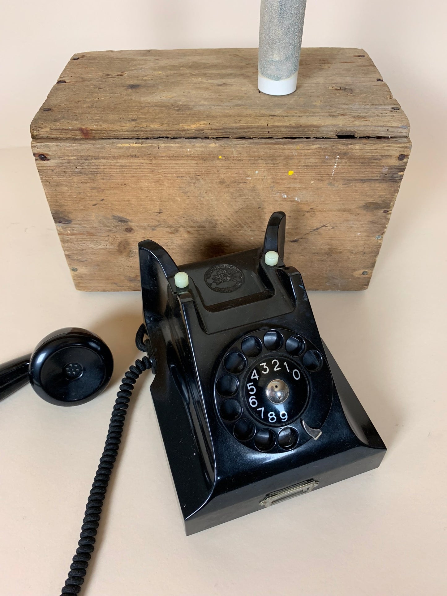 Altes Telefon aus Bakelit