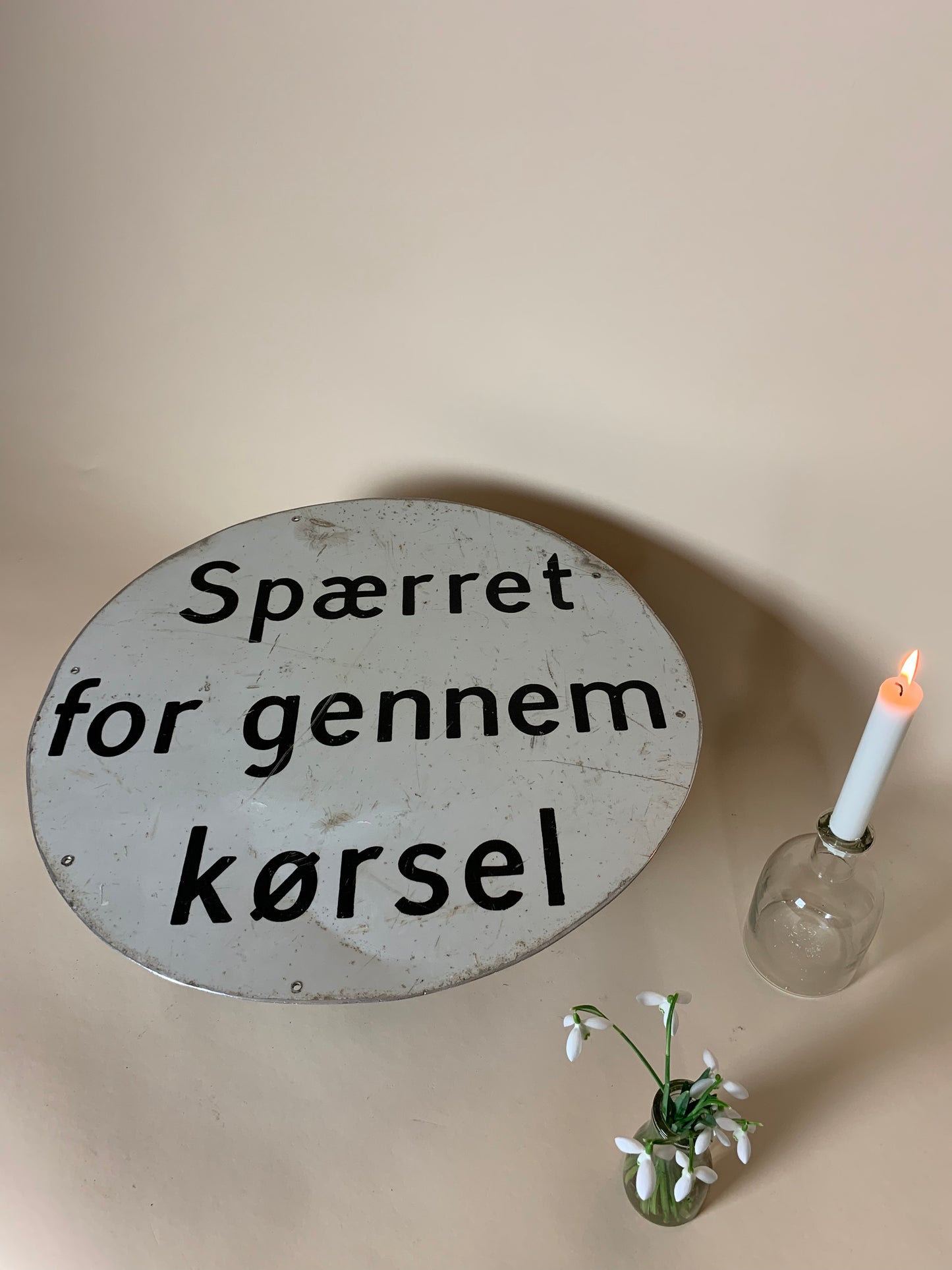 Rundes Schild - Für den Verkehr gesperrt