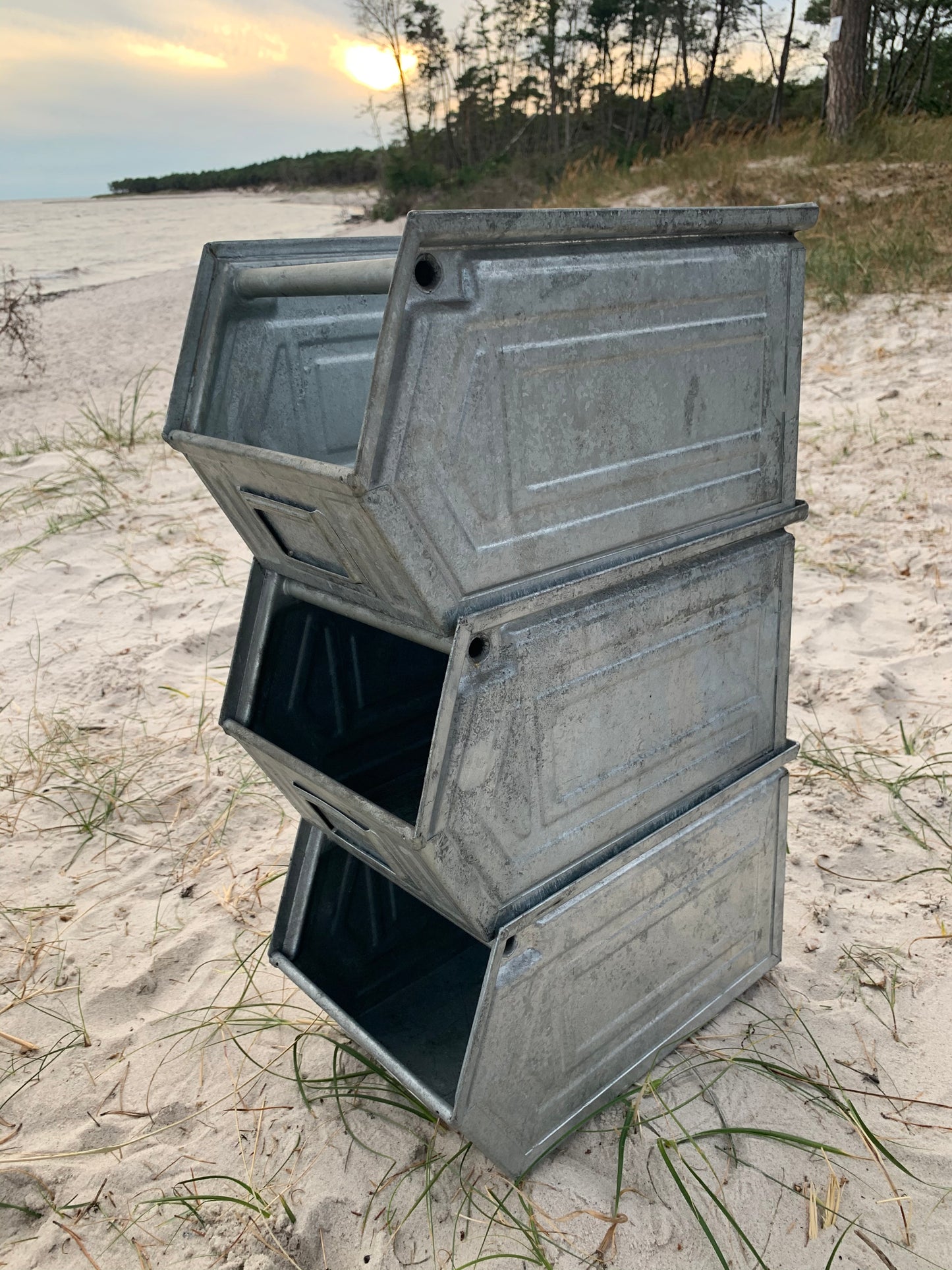 Stapelbare Metallbox