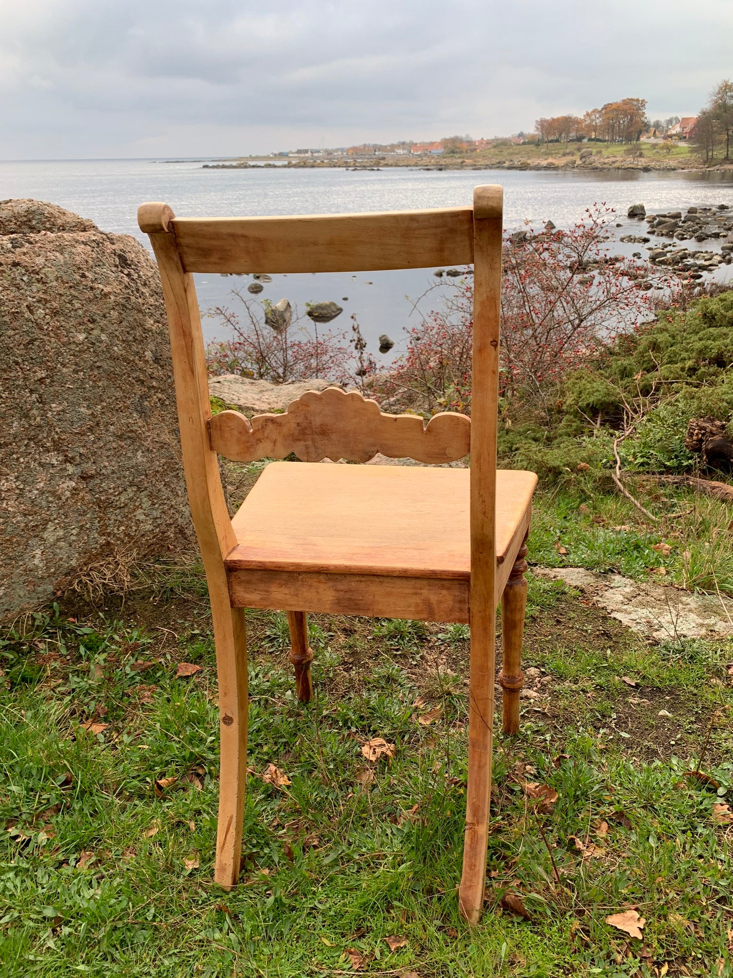 Schwedischer Holzstuhl
