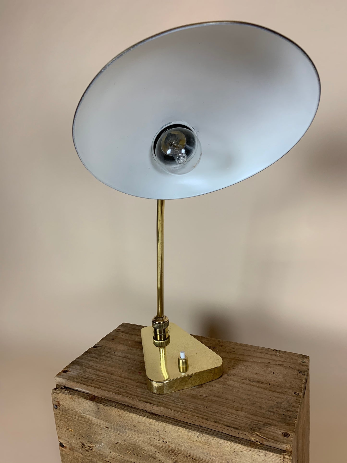 Schöne kleine Messinglampe aus Italien
