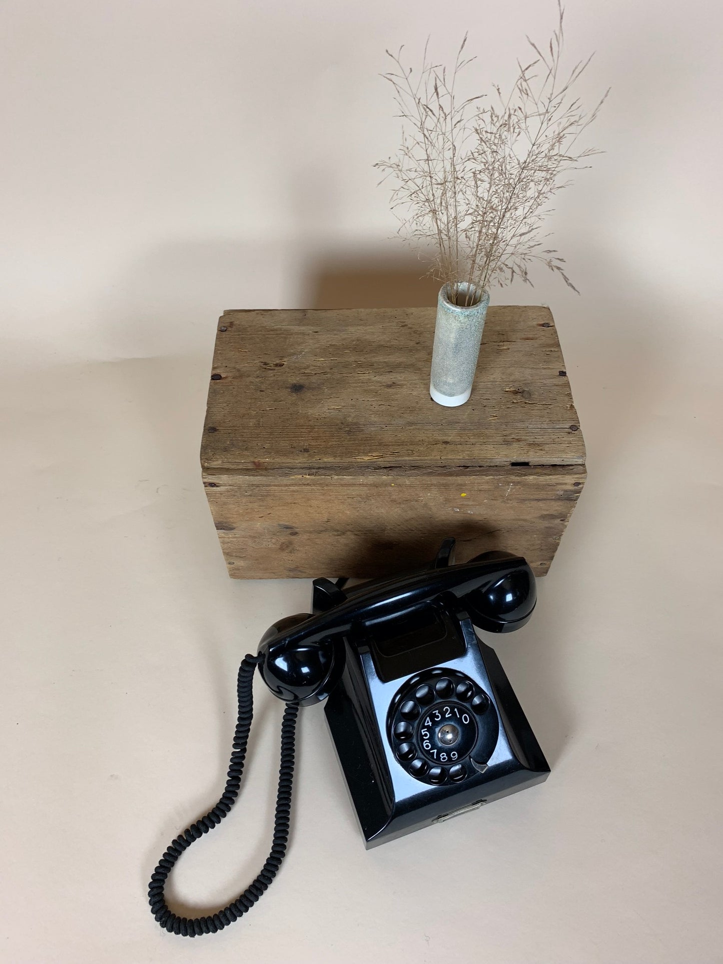 Altes Telefon aus Bakelit